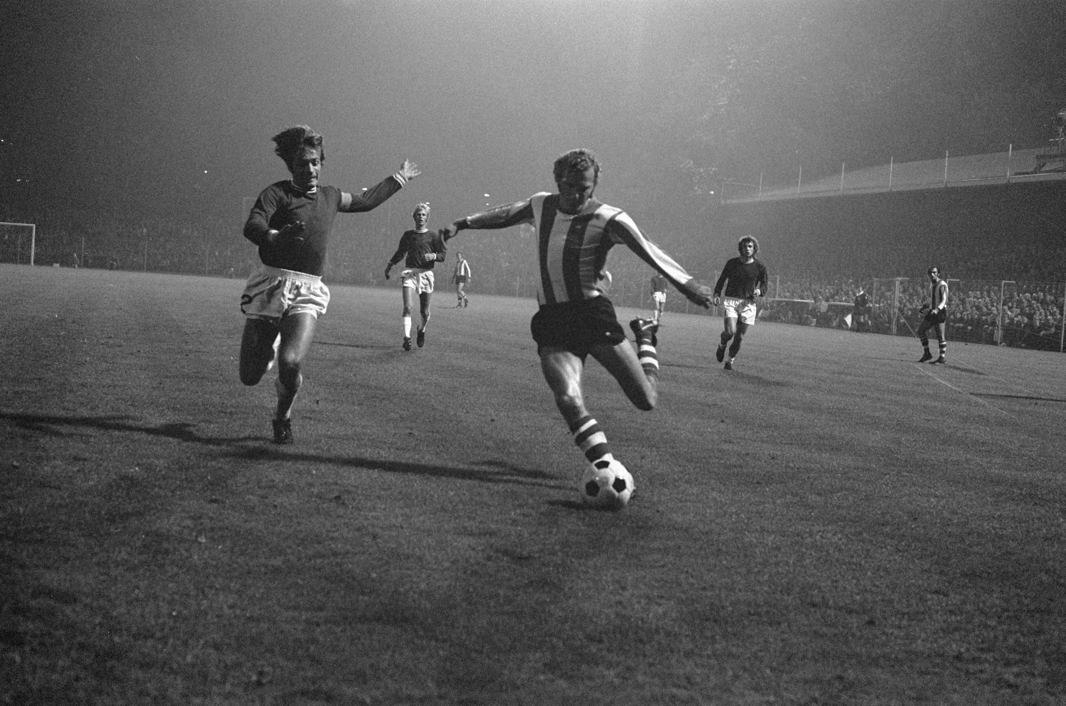 Fotocollectie Anefo — PSV tegen Utrecht 5-0 — Foto: Verhoeff, Bert / Anefo. Licentie: Set B: Rechtenvrij / Publiek Domein. Bron: Nationaal Archief. http://hdl.handle.net/10648/ac38c98a-d0b4-102d-bcf8-003048976d84