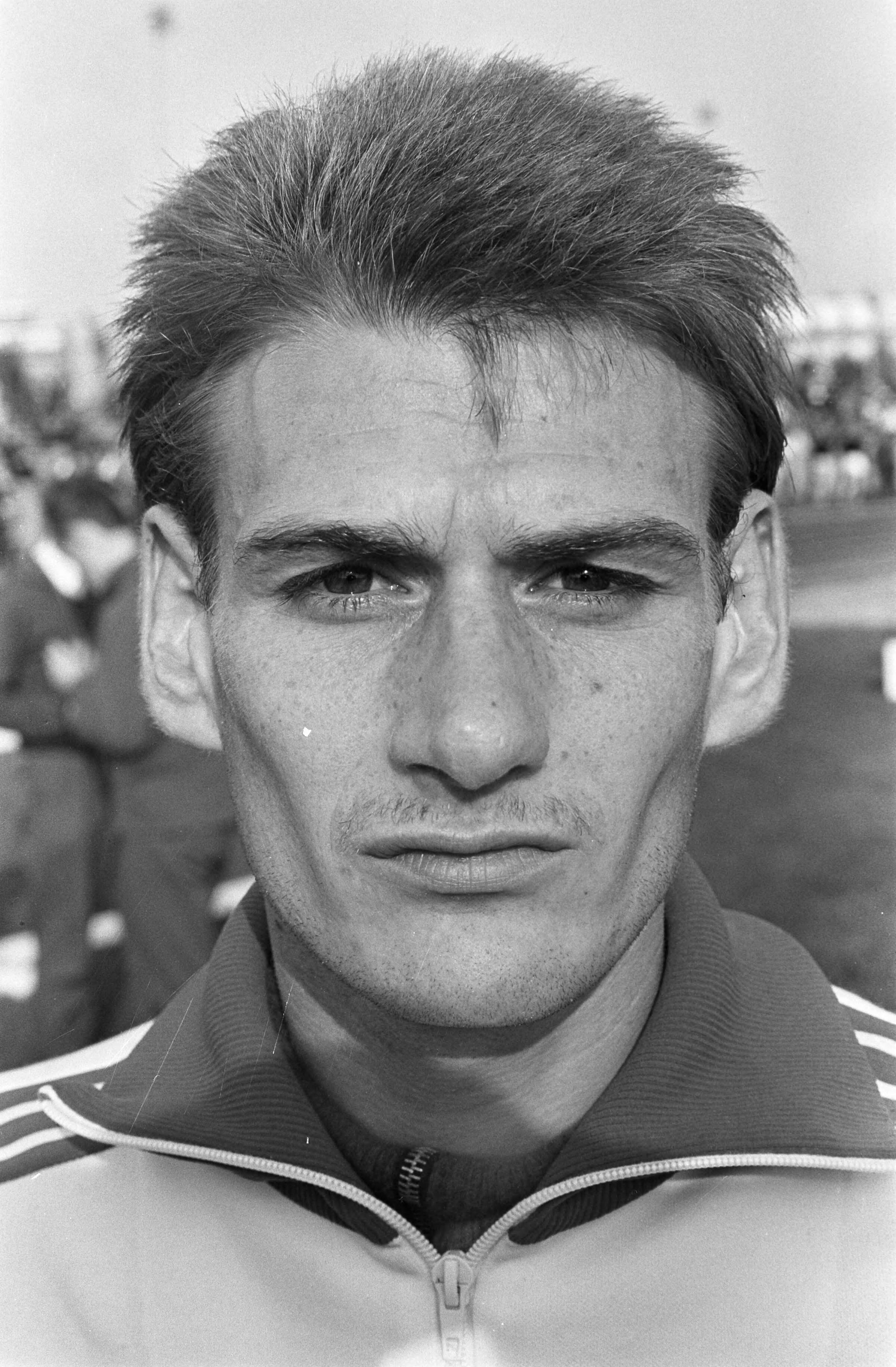 Nederlandse kampioenschappen atletiek 1968 — Willy Willems — Foto: Fotograaf Onbekend / Anefo. Licentie: Set B: Rechtenvrij / Publiek Domein. Bron: Nationaal Archief. http://hdl.handle.net/10648/ab4c0744-d0b4-102d-bcf8-003048976d84