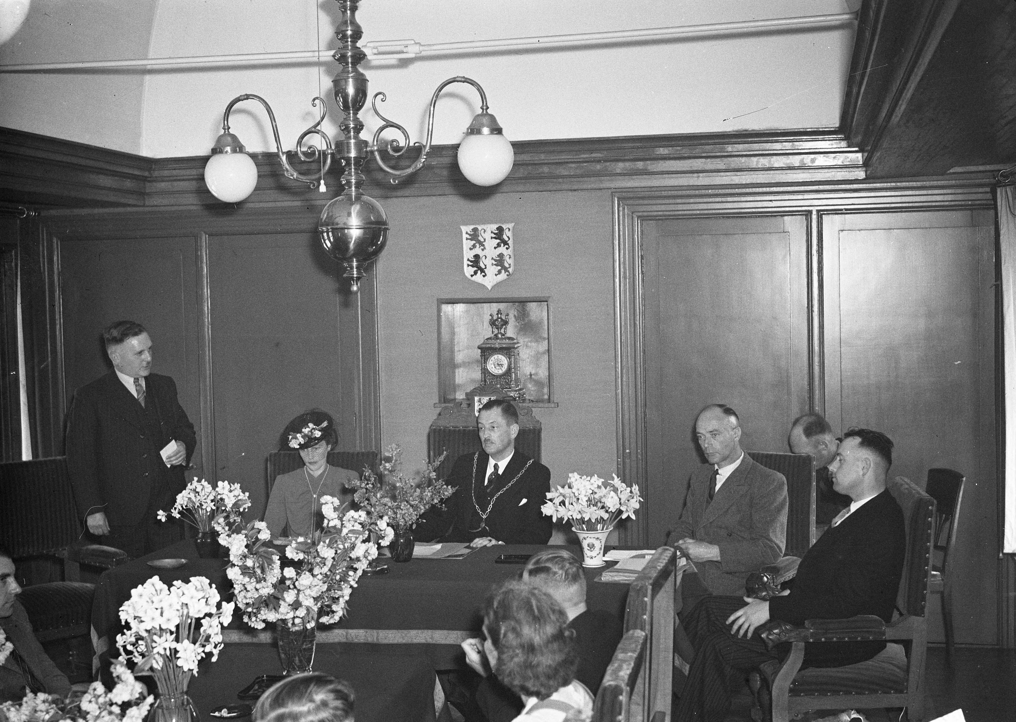 Fotocollectie Anefo — Afscheid van de burgemeester van Krommenie, J. Kalff — Foto: Sagers, Harry / Anefo. Licentie: Set B: Rechtenvrij / Publiek Domein. Bron: Nationaal Archief. http://hdl.handle.net/10648/a8a7e616-d0b4-102d-bcf8-003048976d84