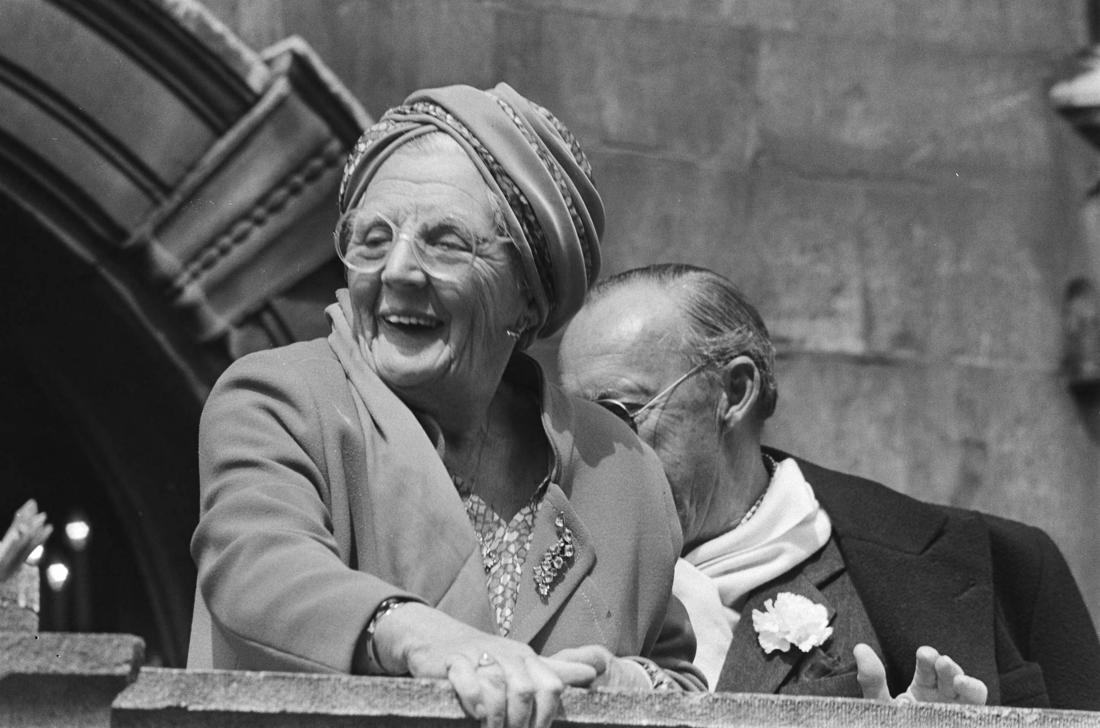 Fotocollectie Anefo — Koninginnedag 1984 in Den Haag ; 26a Koningin Beatrix , Claus en midden Willem Alexander (zwaaiend) — Foto: Antonisse, Marcel / Anefo. Licentie: Set B: Rechtenvrij / Publiek Domein. Bron: Nationaal Archief. http://hdl.handle.net/10648/ad380c38-d0b4-102d-bcf8-003048976d84