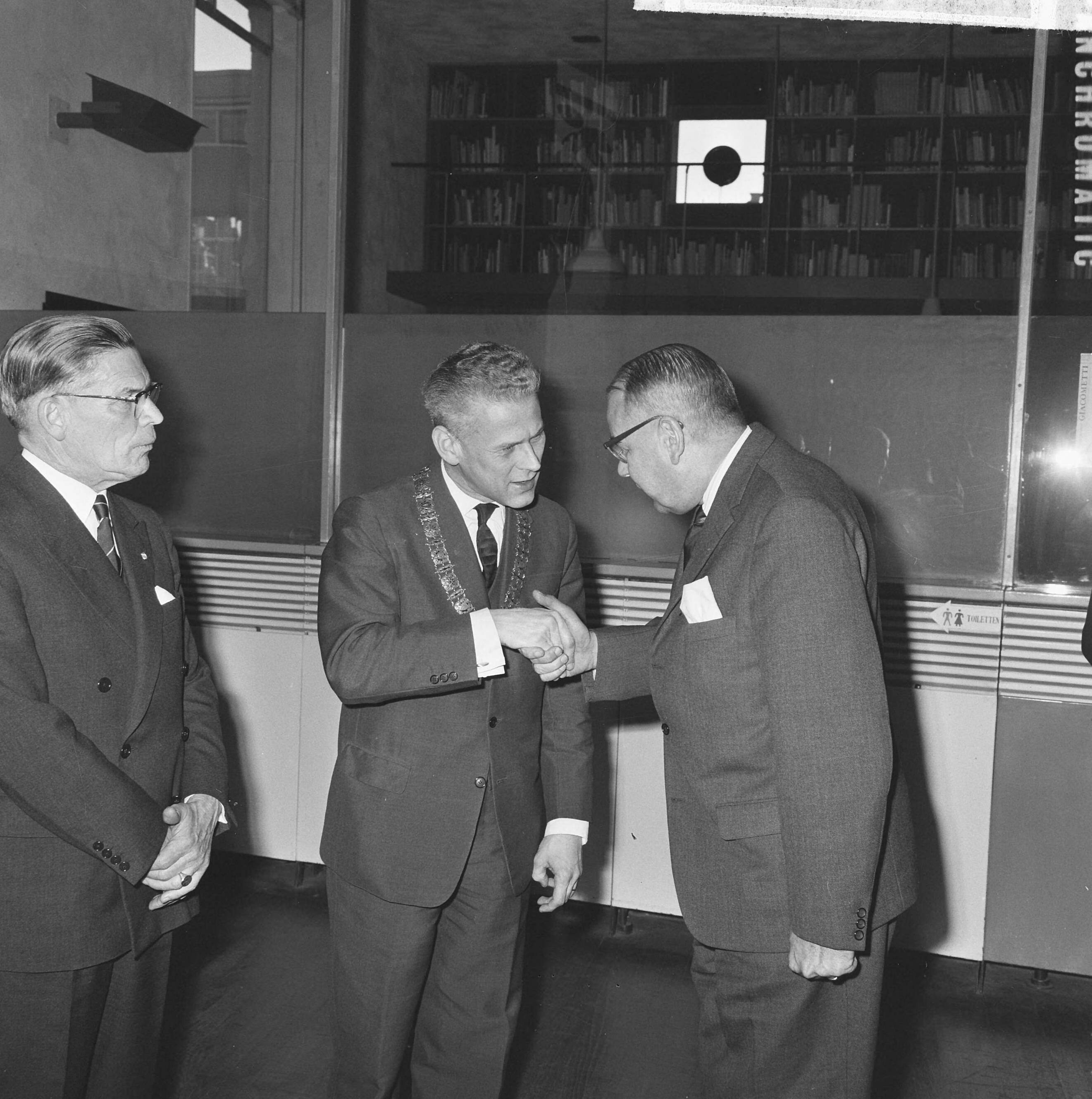 Fotocollectie Anefo — Opdracht Congresgebouw gemeente Den Haag — Foto: Nijs, Jac. de / Anefo. Licentie: Set B: Rechtenvrij / Publiek Domein. Bron: Nationaal Archief. http://hdl.handle.net/10648/aa637632-d0b4-102d-bcf8-003048976d84