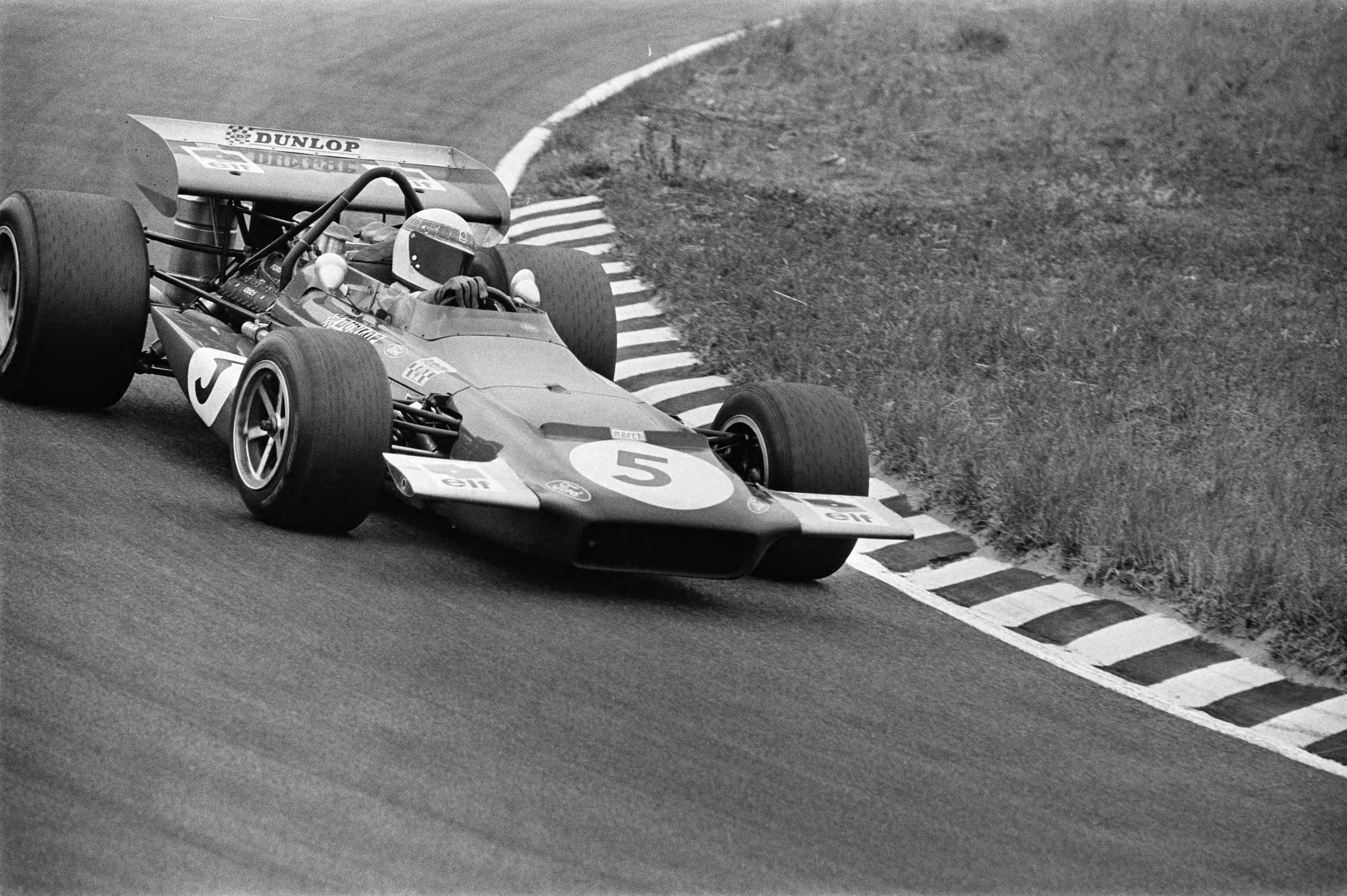 Grand Prix Zandvoort 1970 — Grand Prix 1970 van Nederland voor Formule I wagens , Zandvoort; Jackie Stewart met Match-Ford — Foto: Evers, Joost / Anefo. Licentie: Set B: Rechtenvrij / Publiek Domein. Bron: Nationaal Archief. http://hdl.handle.net/10648/ab9a4238-d0b4-102d-bcf8-003048976d84