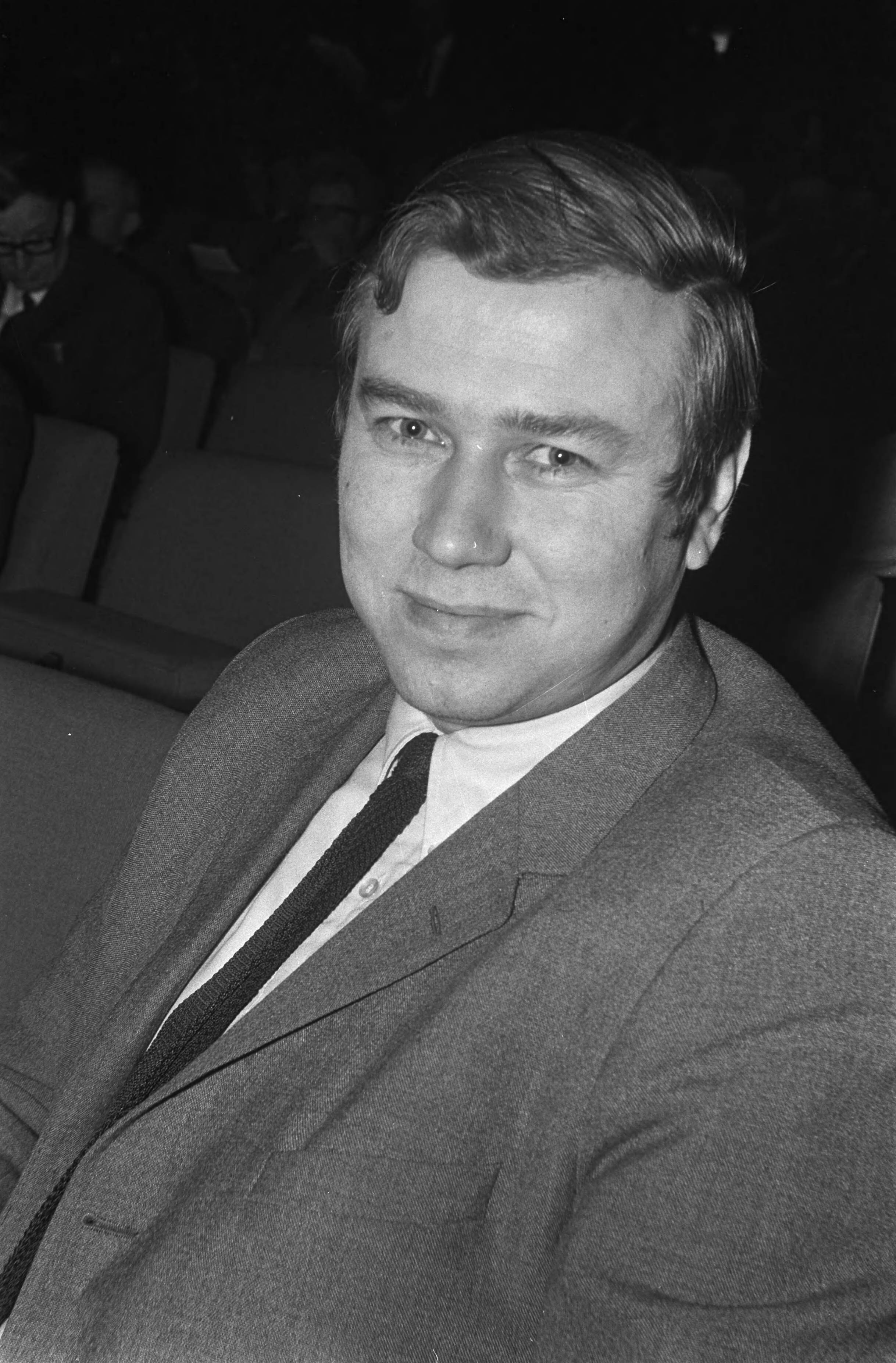 Fotocollectie Anefo — Congres Partij van de Arbeid in Nederlands Congresgebouw te Den Haag drs. Marcel van Dam , kop — Foto: Evers, Joost / Anefo. Licentie: Set B: Rechtenvrij / Publiek Domein. Bron: Nationaal Archief. http://hdl.handle.net/10648/ab6199a6-d0b4-102d-bcf8-003048976d84