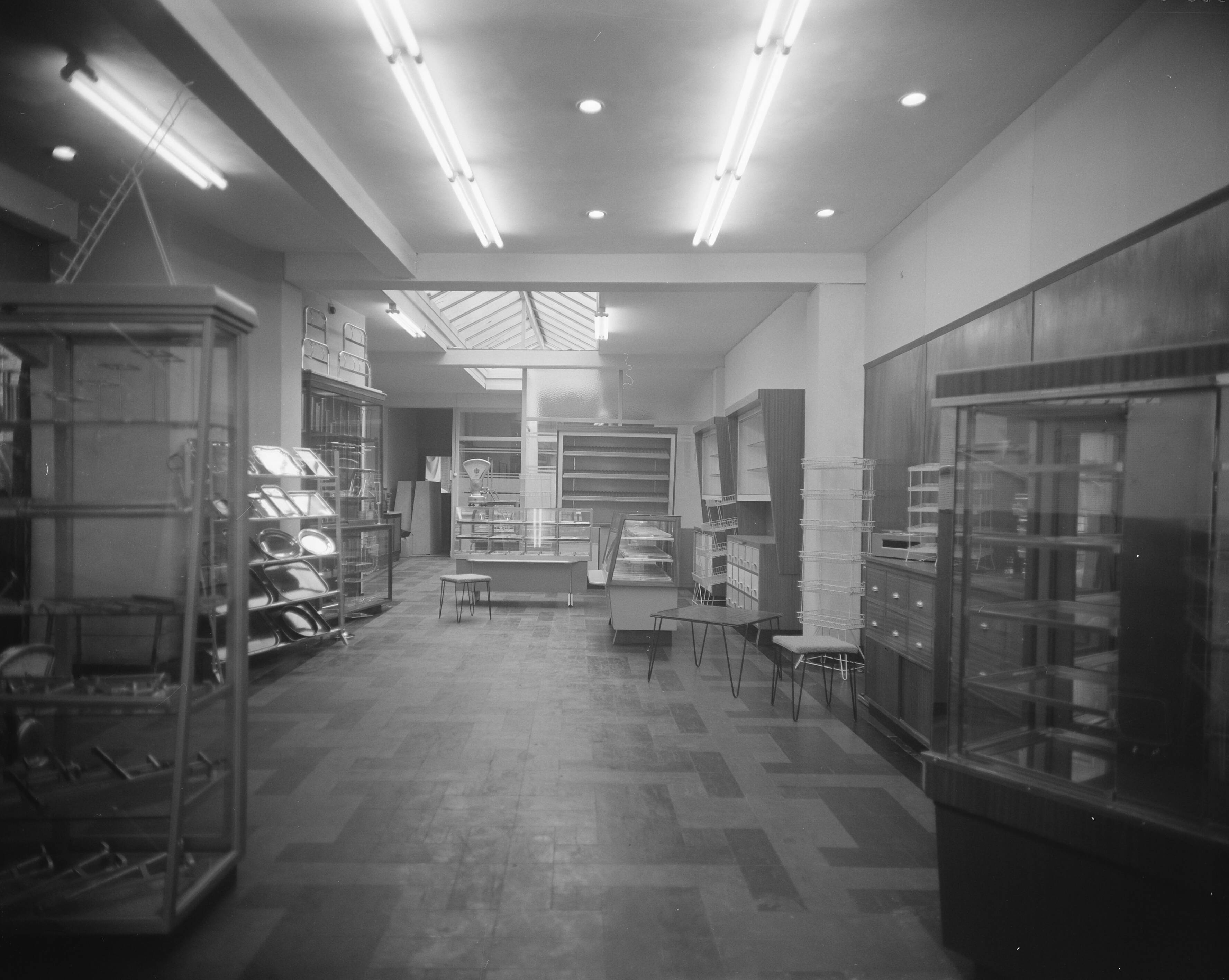Fotocollectie Anefo — Opdracht Fa. Koning te Haarlem — Foto: Pot, Harry / Anefo. Licentie: Set B: Rechtenvrij / Publiek Domein. Bron: Nationaal Archief. http://hdl.handle.net/10648/a96aa228-d0b4-102d-bcf8-003048976d84