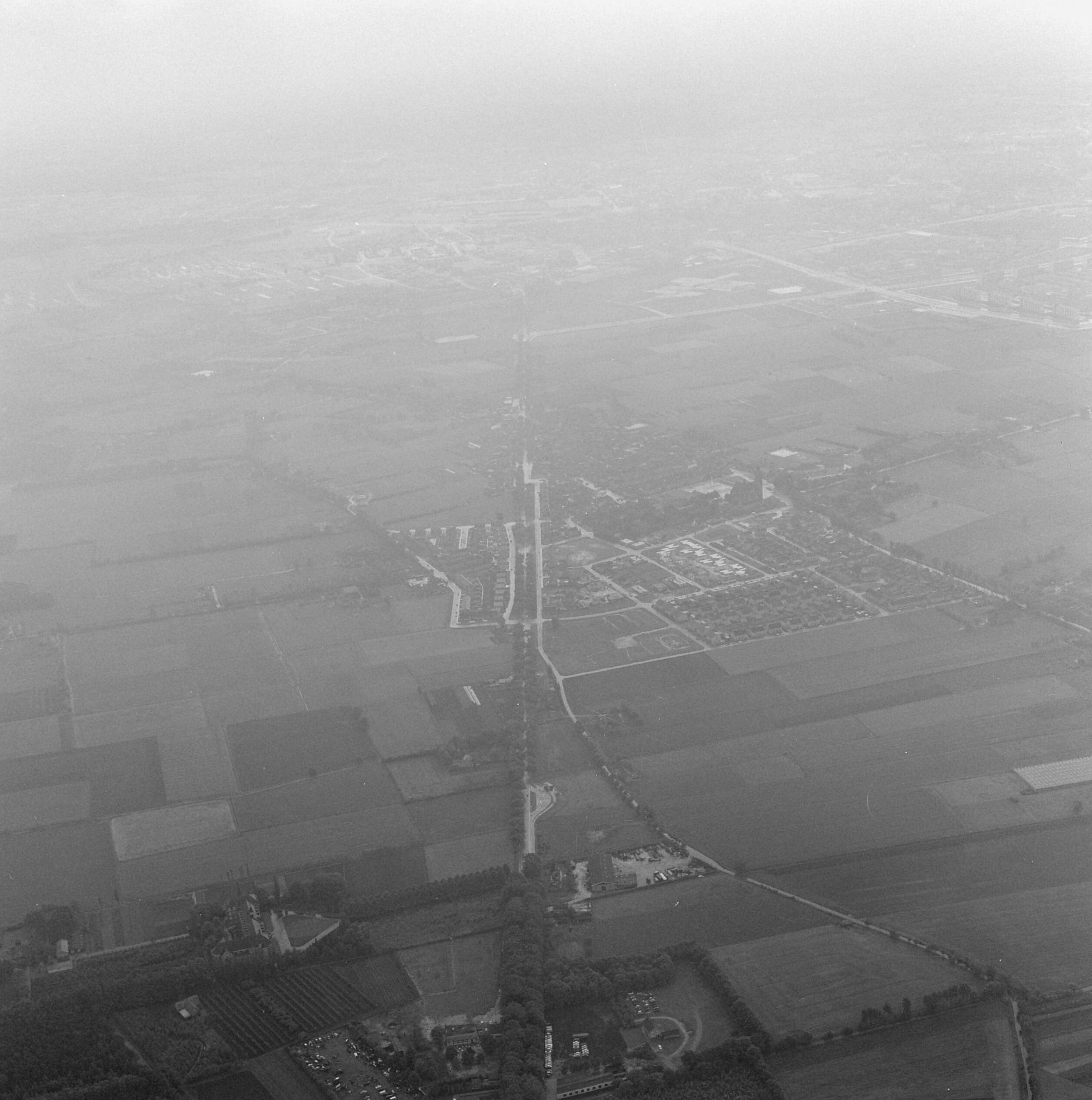 Fotocollectie Nederlandse Heidemaatschappij — Luchtopname. Teteringen — Foto: Fotograaf Onbekend / Heidemij. Licentie: Set B: Rechtenvrij / Publiek Domein. Bron: Nationaal Archief. http://hdl.handle.net/10648/ae500f12-d0b4-102d-bcf8-003048976d84