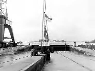Fotocollectie Anefo — Kiellegging veerschip "Halimun" (bouwnummer 477) voor de Nederlandse Scheepsbouw Export Centrale t.b.v. de Indonesische regering, bij de N.V. Zaanse Scheepsbouw Maatschappij te Zaandam — Foto: Pot, Harry / Anefo. Licentie: Set B: Rechtenvrij / Publiek Domein. Bron: Nationaal Archief. http://hdl.handle.net/10648/a96fd1f8-d0b4-102d-bcf8-003048976d84