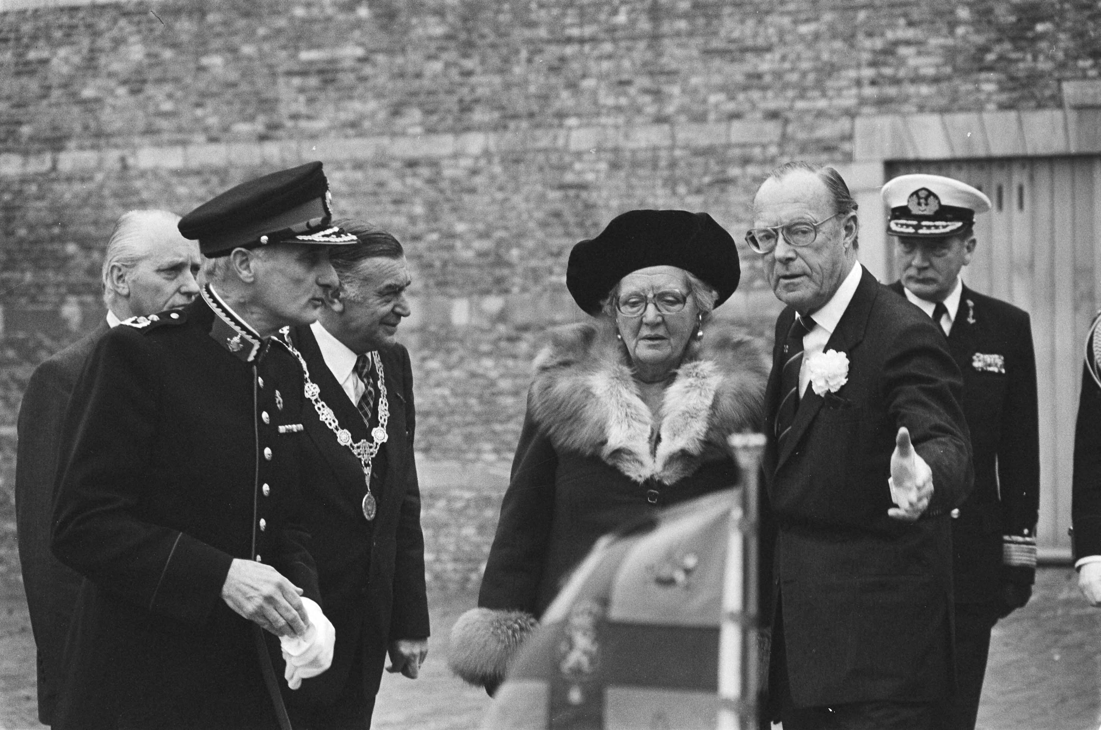 Fotocollectie Anefo — HM en Prins Bernhard wonen diesviering bij ivm 150-jarig Koninklijke Militaire Academie in Breda; Koningin, Bernhard en Von Meijenfeldt — Foto: Suyk, Koen / Anefo. Licentie: Set B: Rechtenvrij / Publiek Domein. Bron: Nationaal Archief. http://hdl.handle.net/10648/acc038ca-d0b4-102d-bcf8-003048976d84