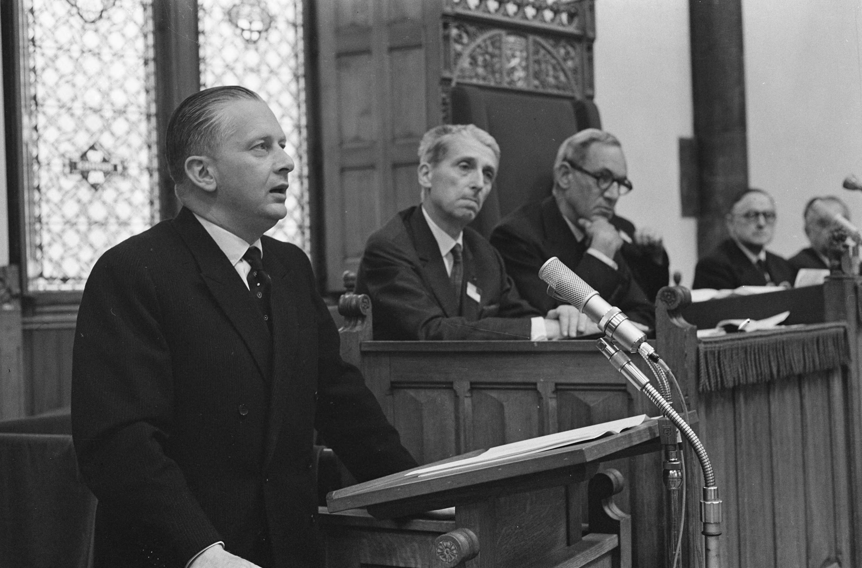 Fotocollectie Anefo — ICOM congres in de Ridderzaal te Den Haag. Toespraak van staatssecretaris Y. Scholten — Foto: Pot, Harry / Anefo. Licentie: Set B: Rechtenvrij / Publiek Domein. Bron: Nationaal Archief. http://hdl.handle.net/10648/aa0f460c-d0b4-102d-bcf8-003048976d84