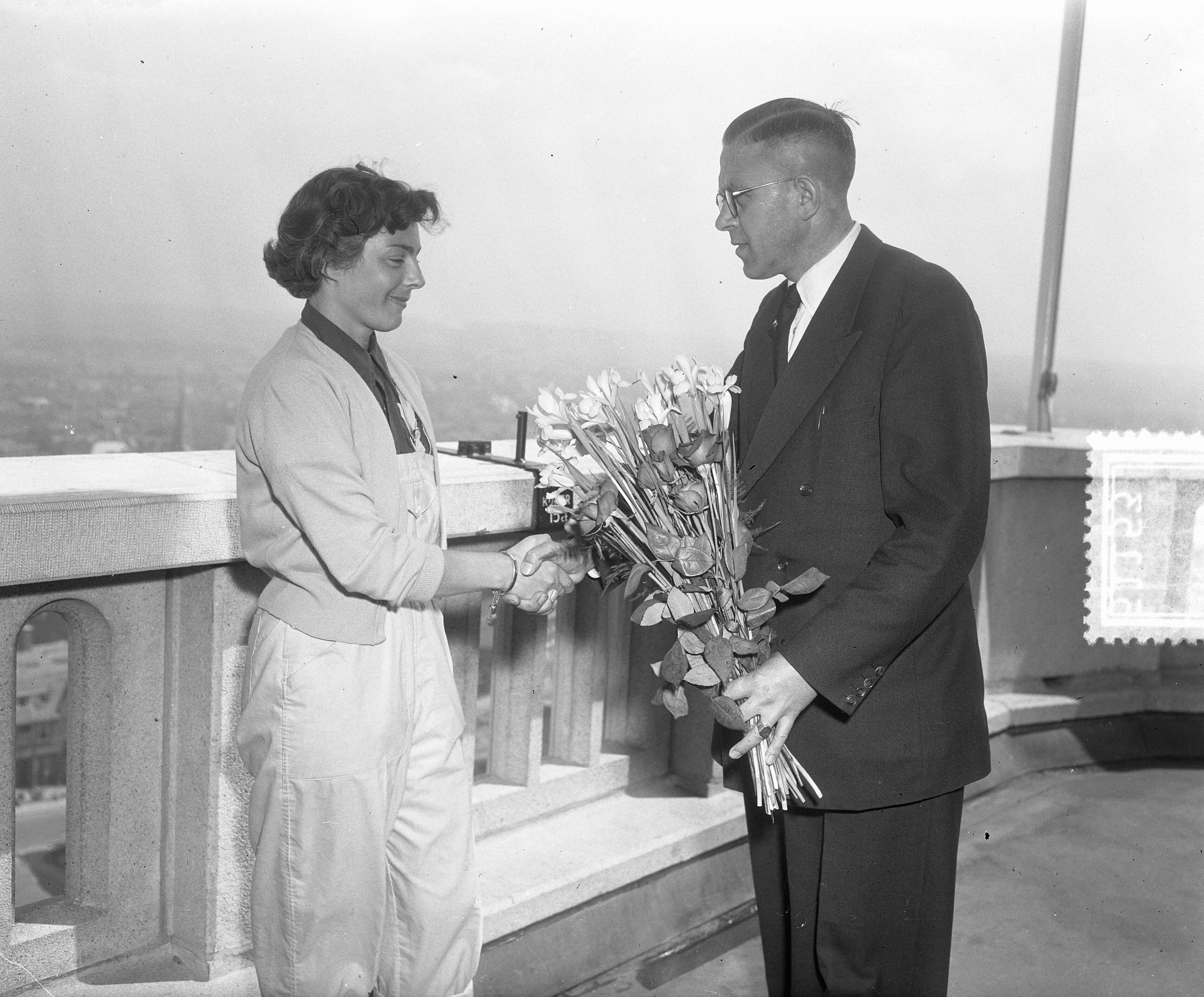 Fotocollectie Anefo — 25.000ste bezoeker op watertoren in Zandvoort — Foto: Pot, Harry / Anefo. Licentie: Set B: Rechtenvrij / Publiek Domein. Bron: Nationaal Archief. http://hdl.handle.net/10648/a8f9eb14-d0b4-102d-bcf8-003048976d84