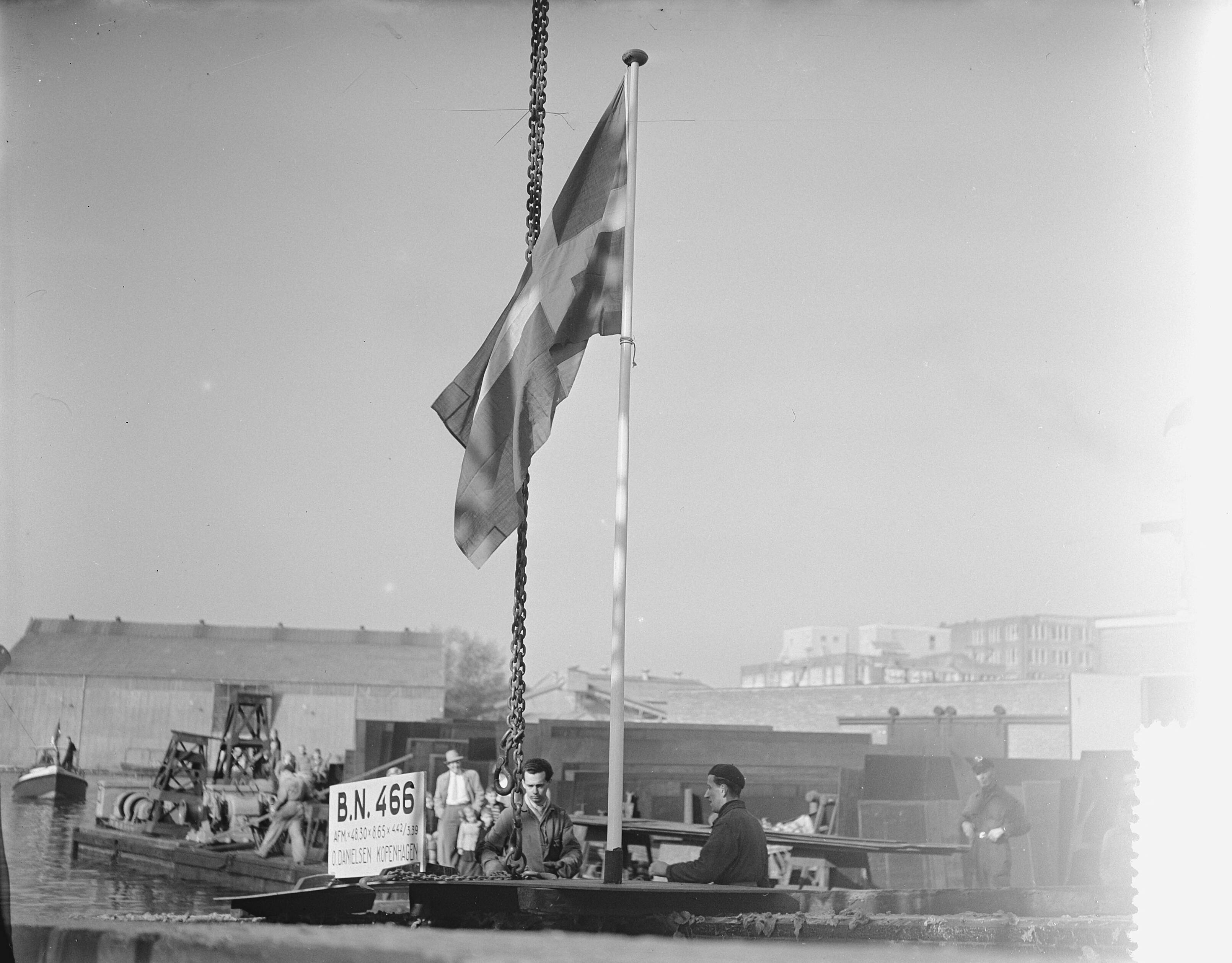 Fotocollectie Anefo — Tewaterlating m.s. "Etly Danielsen" bij de Czaar Peterwerf van de ZSM aan het Kalf te Zaandam — Foto: Bilsen, Joop van / Anefo. Licentie: Set B: Rechtenvrij / Publiek Domein. Bron: Nationaal Archief. http://hdl.handle.net/10648/a93d91ca-d0b4-102d-bcf8-003048976d84