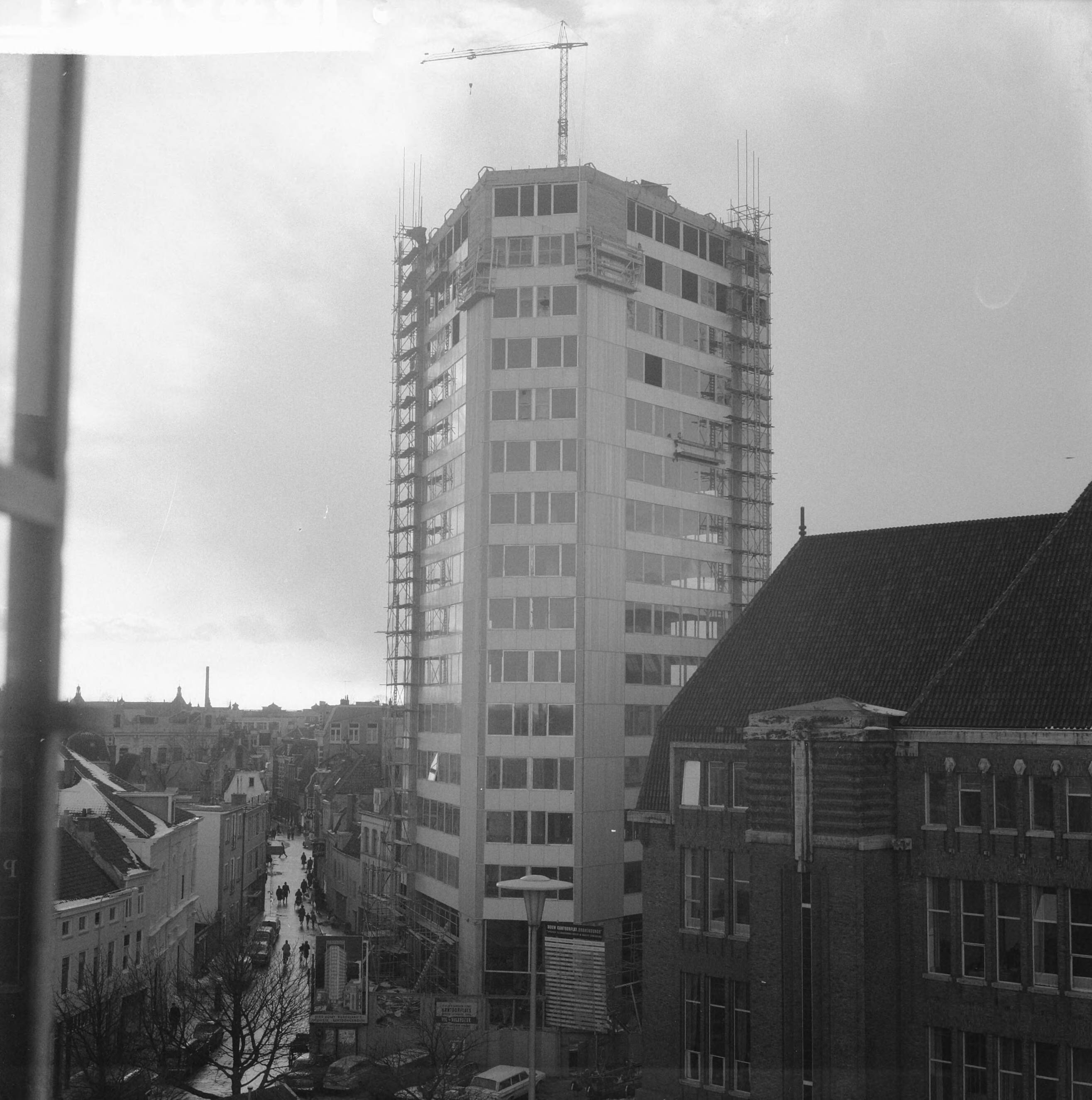 Fotocollectie Anefo — Nieuwe torenflat in Utrecht — Foto: Koch, Eric / Anefo. Licentie: Set B: Rechtenvrij / Publiek Domein. Bron: Nationaal Archief. http://hdl.handle.net/10648/a9f7dbde-d0b4-102d-bcf8-003048976d84