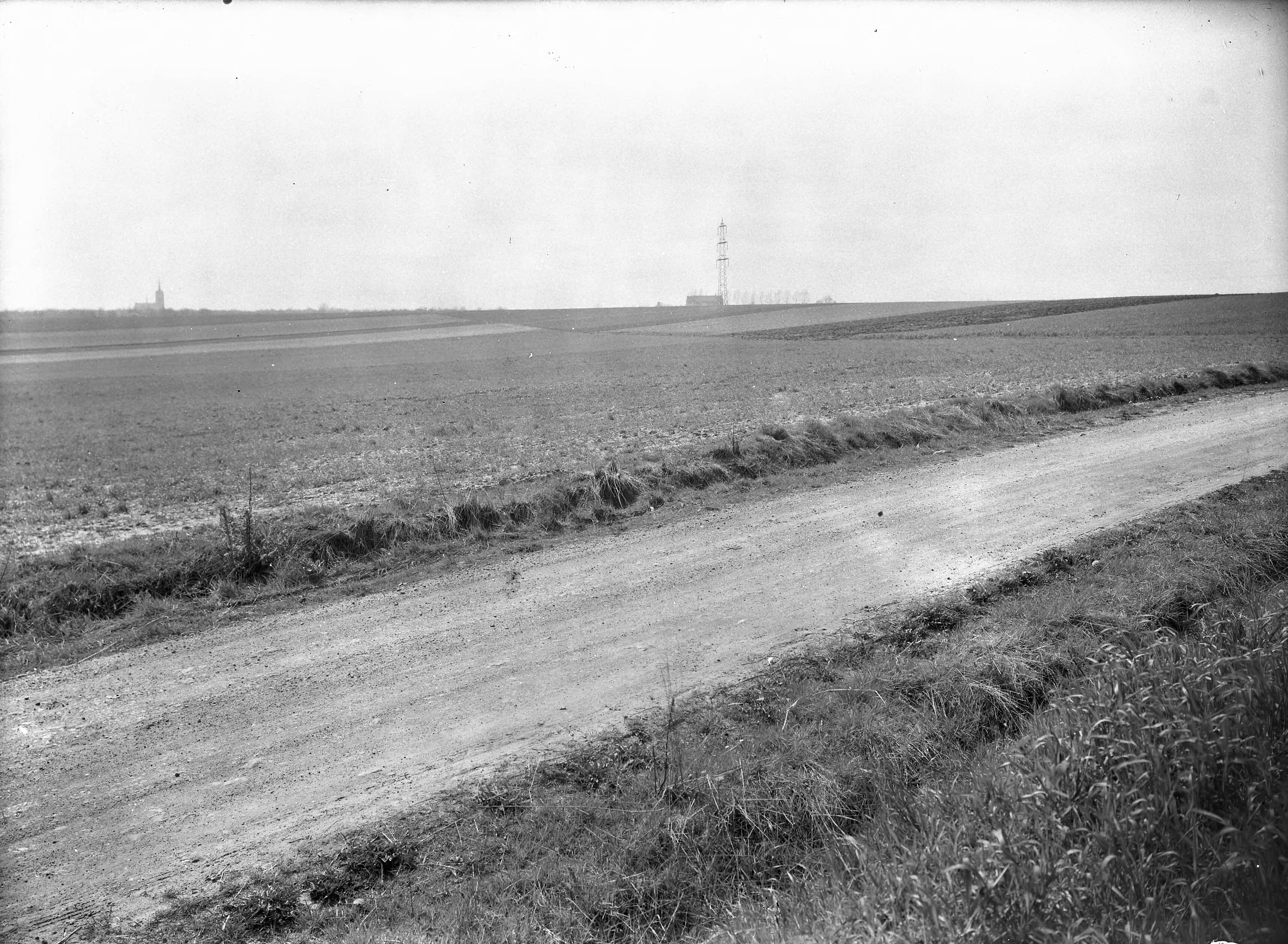 Fotocollectie Nederlandse Heidemaatschappij — Nuth|wegenaanleg — Foto: Fotograaf Onbekend / Heidemij. Licentie: Set B: Rechtenvrij / Publiek Domein. Bron: Nationaal Archief. http://hdl.handle.net/10648/ae40949c-d0b4-102d-bcf8-003048976d84