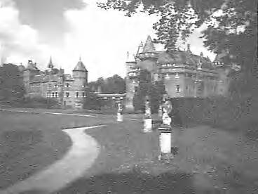 Fotocollectie Rijksvoorlichtingsdienst Eigen — Kasteel De Haar te Haarzuilens — Foto: Rijksvoorlichtingsdienst (RVD). Licentie: Set B: Rechtenvrij / Publiek Domein. Bron: Nationaal Archief. http://hdl.handle.net/10648/af799b06-d0b4-102d-bcf8-003048976d84
