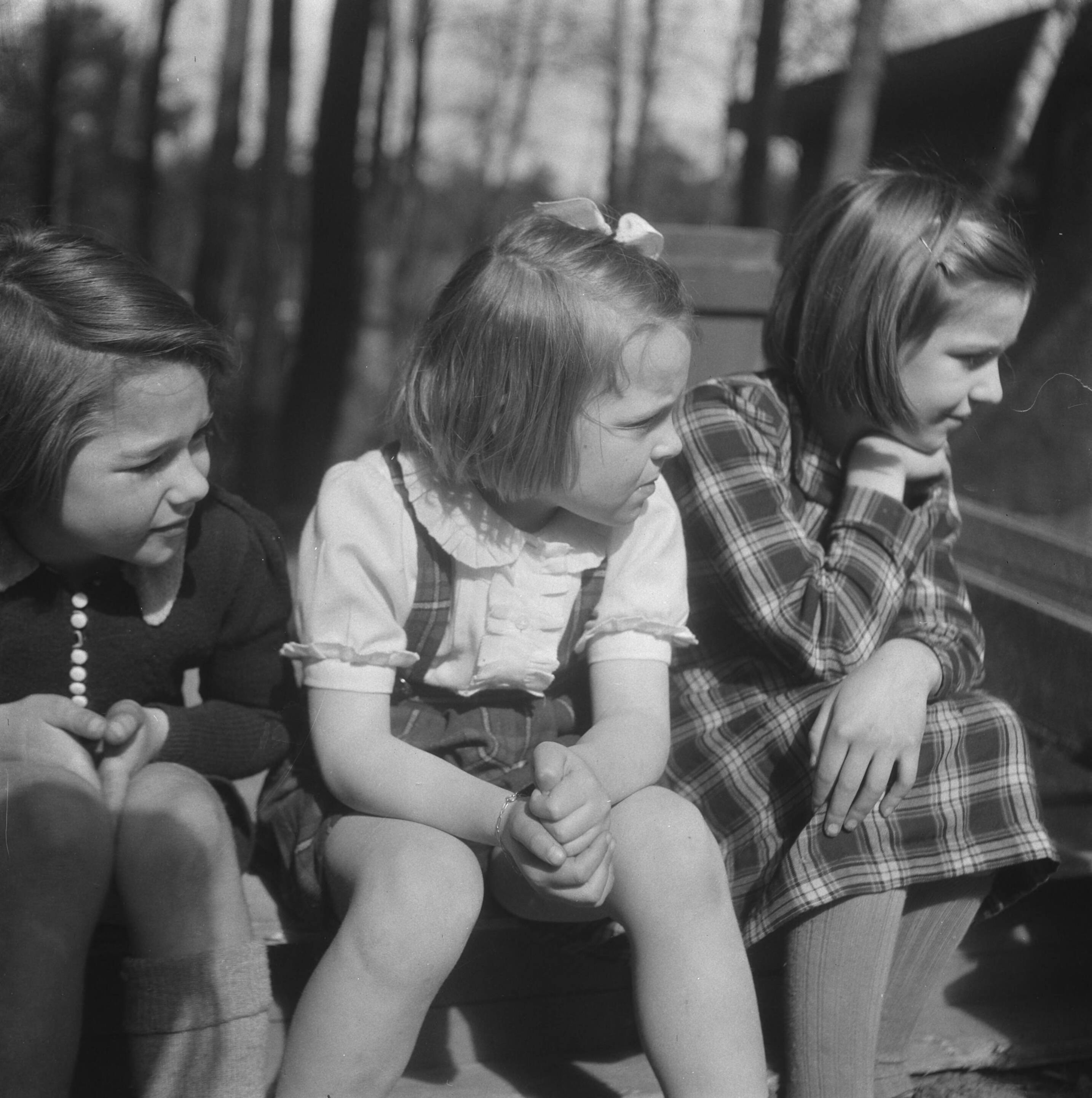 Prinses Beatrix en prinses Irene op de Werkplaats Kindergemeenschap van Kees Boeke te Bilthoven — De Werkplaats Kindergemeenschap van Kees Boeke. In het midden prinses Irene — Foto: Breijer, Charles / Anefo. Licentie: Set B: Rechtenvrij / Publiek Domein. Bron: Nationaal Archief. http://hdl.handle.net/10648/a89a9df8-d0b4-102d-bcf8-003048976d84