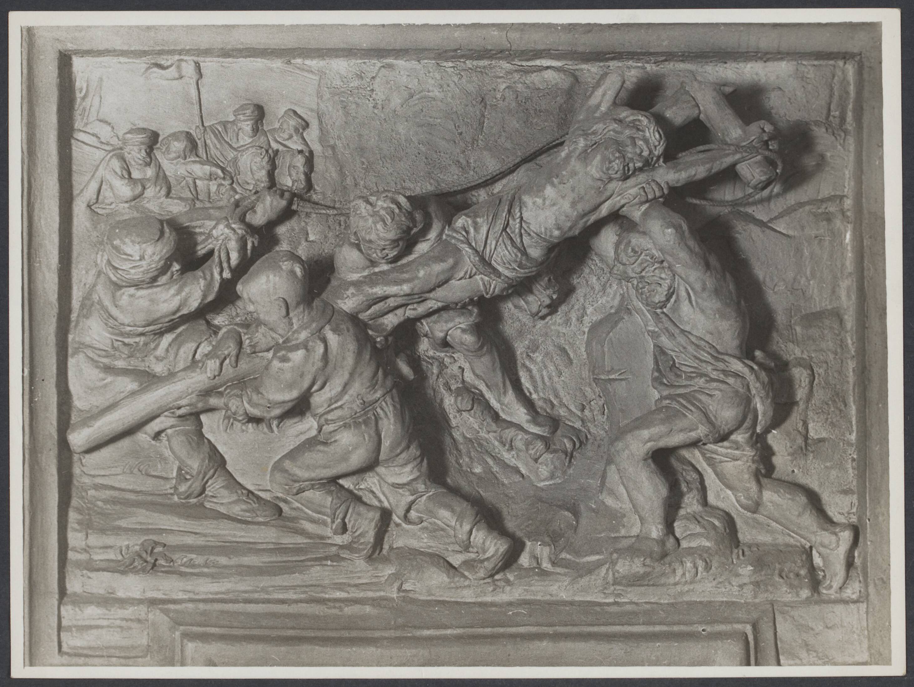 Mechelen — Mechelen. Een van de kruiswegstaties in de Sint-Petrus-en-Pauluskerk: Christus aan het kruisgehangen — Foto: Onbekend / Publiek Domein of Rechtenvrij. Licentie: Set B: Rechtenvrij / Publiek Domein. Bron: Nationaal Archief. http://hdl.handle.net/10648/a55ac144-ee1d-7ede-9b6c-3a8212c26e3c