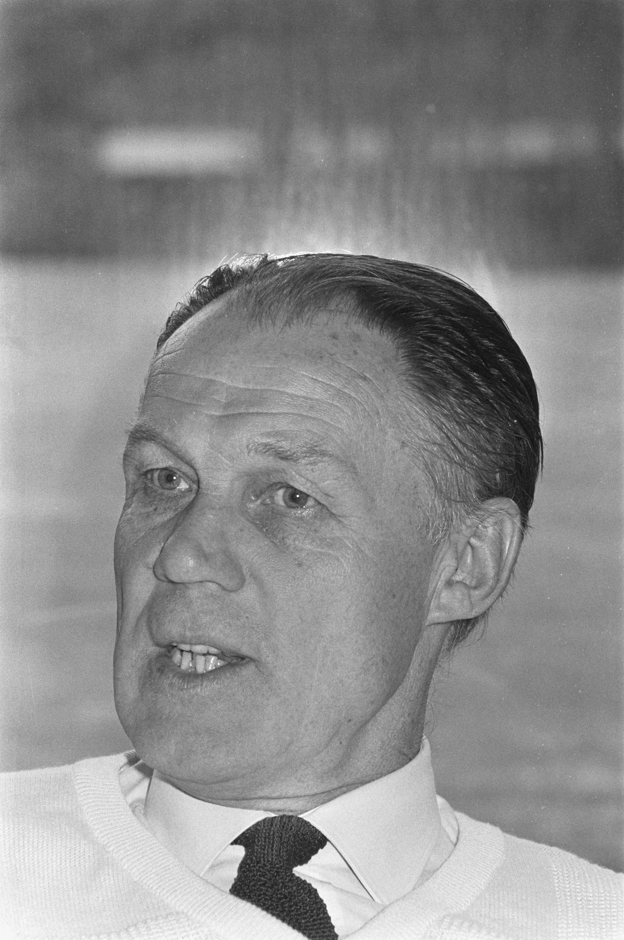 Fotocollectie Anefo — Nederlands Elftal bijeen in Zeist; bondscoach Rinus Michels , kop, nr. 24 : Bosman, kop — Foto: Croes, Rob C. / Anefo. Licentie: Set B: Rechtenvrij / Publiek Domein. Bron: Nationaal Archief. http://hdl.handle.net/10648/ad529e36-d0b4-102d-bcf8-003048976d84