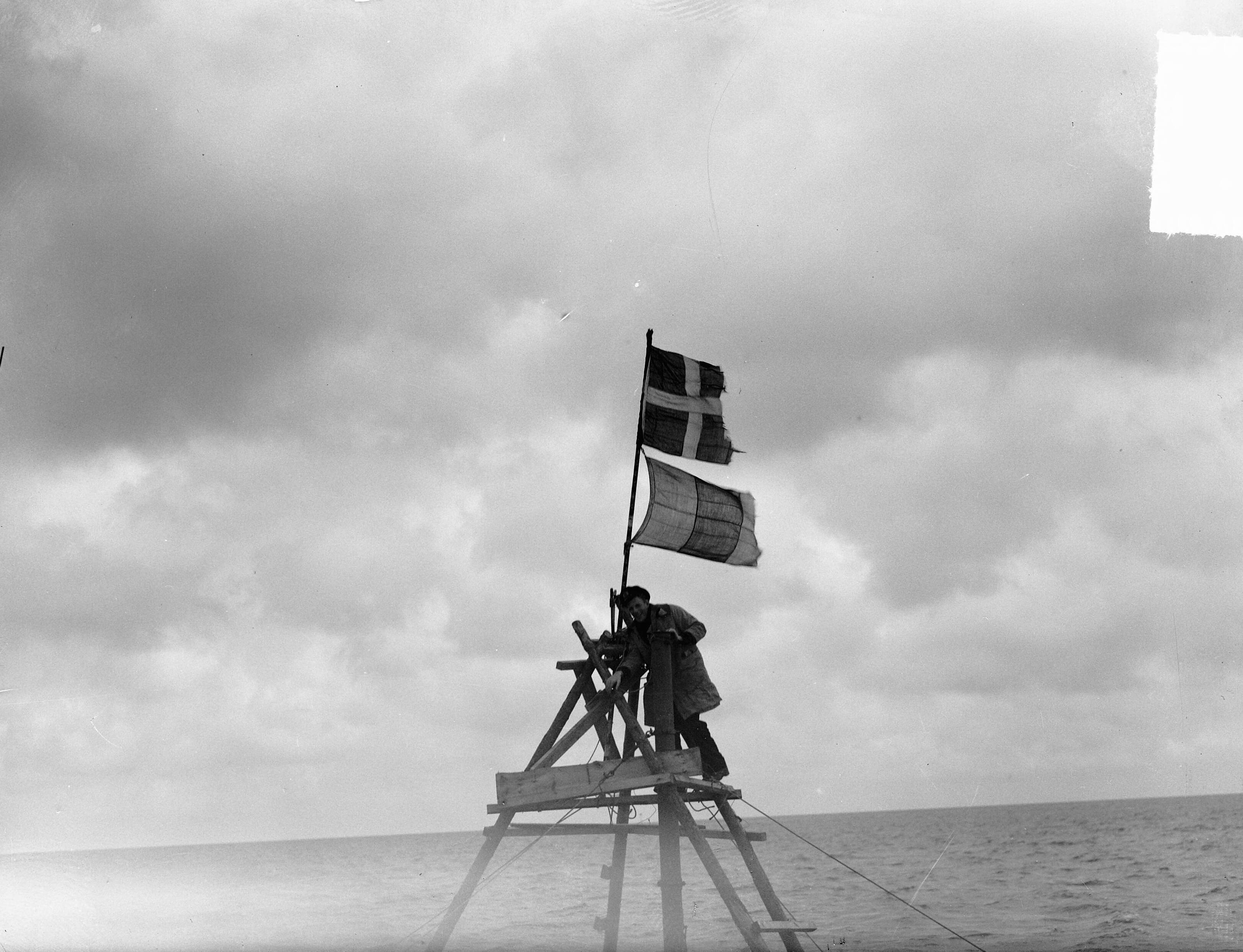 Fotocollectie Anefo — Tocht met de "Zeefakkel" vanuit Zoutkamp — Foto: Merk, Ben / Anefo. Licentie: Set B: Rechtenvrij / Publiek Domein. Bron: Nationaal Archief. http://hdl.handle.net/10648/a8c6a4f2-d0b4-102d-bcf8-003048976d84