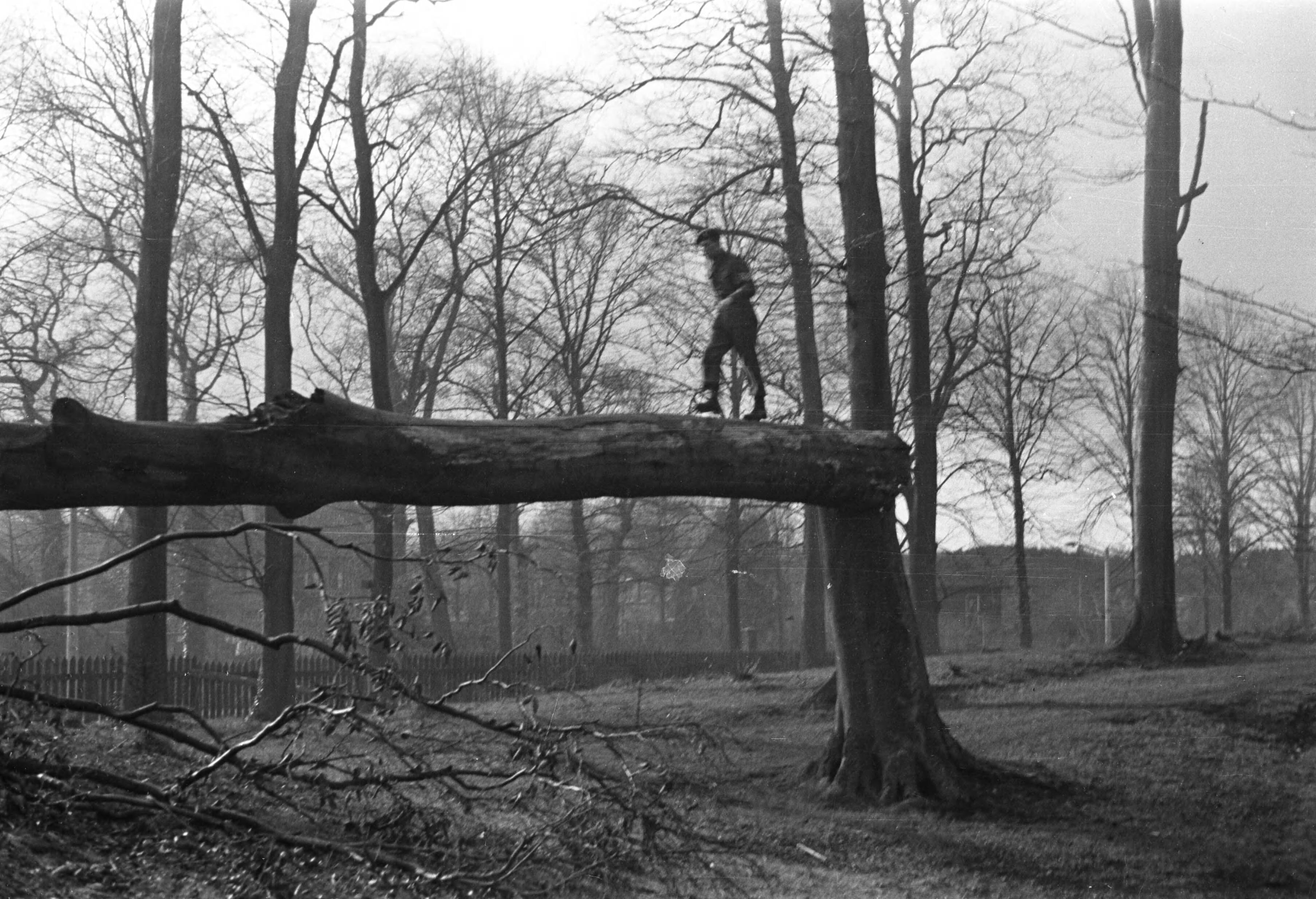 Fotocollectie Anefo — Militair opleidingskamp te Bloemendaal(bezoek Generaal Kruls ) — Foto: Dudok van Heel, Jack / Anefo. Licentie: Set B: Rechtenvrij / Publiek Domein. Bron: Nationaal Archief. http://hdl.handle.net/10648/a8989f44-d0b4-102d-bcf8-003048976d84