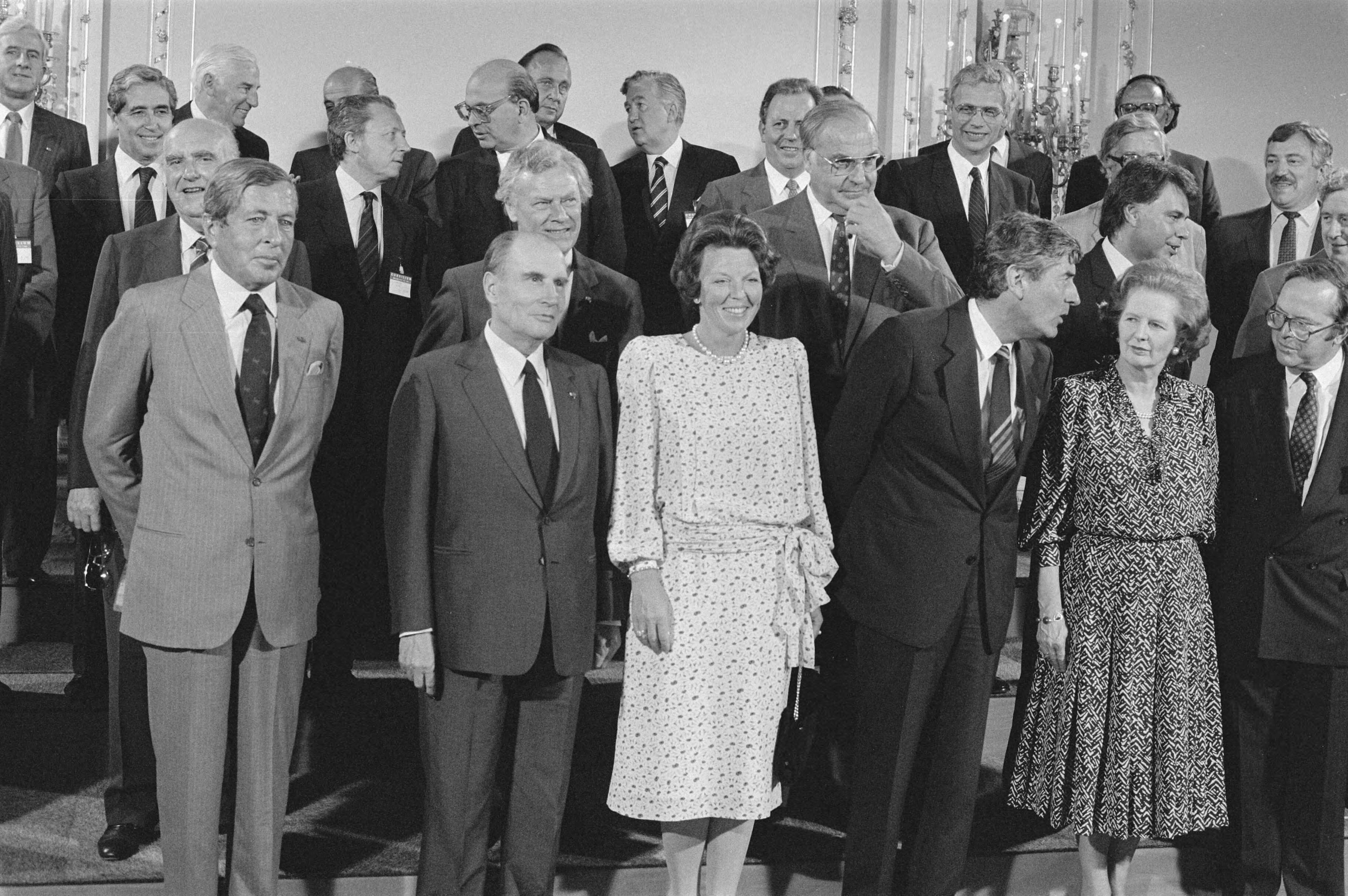 Fotocollectie Anefo — EEG-top bijeen in Den Haag ; vlnr: Mitterand, koningin Beatrix, Kohl, Lubbers — Foto: Bogaerts, Rob / Anefo. Licentie: Set B: Rechtenvrij / Publiek Domein. Bron: Nationaal Archief. http://hdl.handle.net/10648/ad54d8fe-d0b4-102d-bcf8-003048976d84