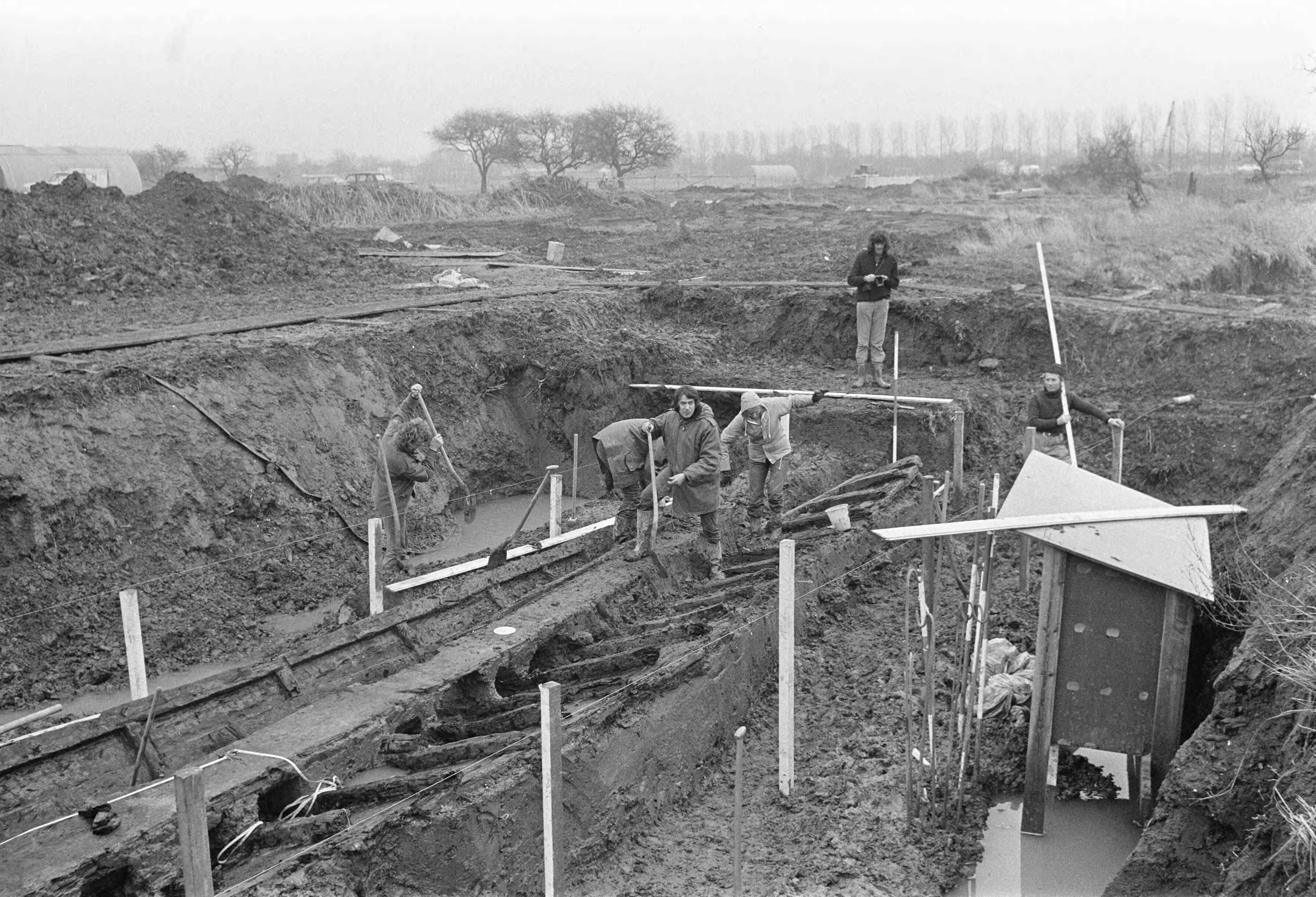 Fotocollectie Anefo — Romeins schip opgegraven bij Zwammerdam — Foto: Punt, W. / Anefo. Licentie: Set B: Rechtenvrij / Publiek Domein. Bron: Nationaal Archief. http://hdl.handle.net/10648/ac003962-d0b4-102d-bcf8-003048976d84
