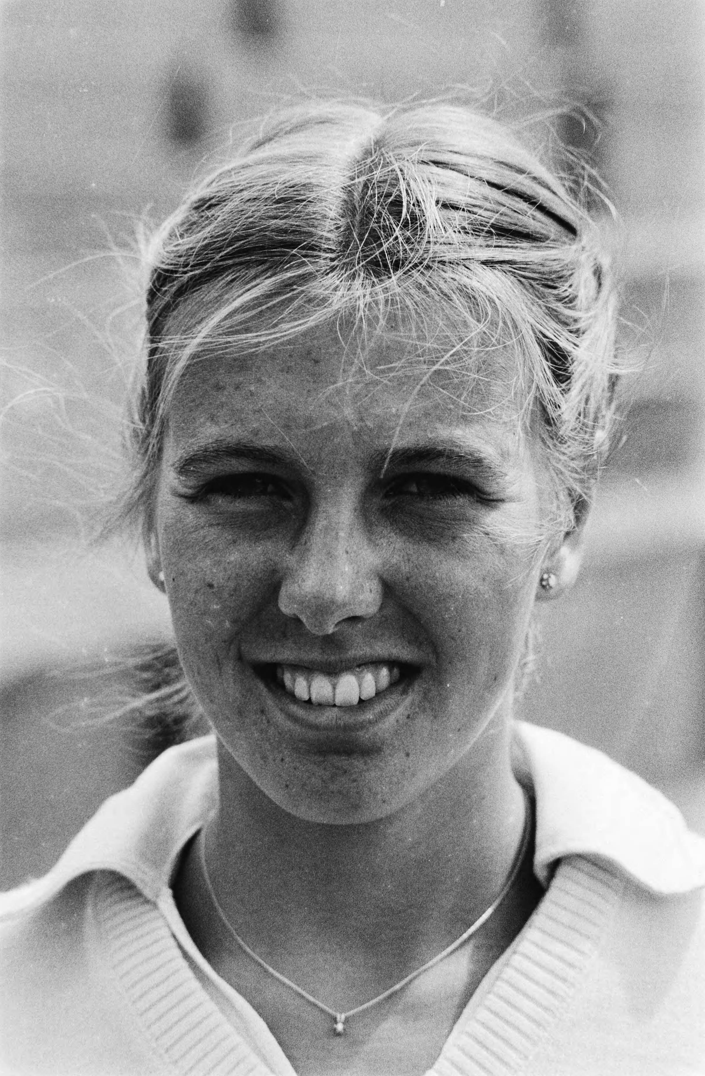 Nederlandse kampioenschappen tennis, Scheveningen — Nanette Schutte — Foto: Antonisse, Marcel / Anefo. Licentie: Set B: Rechtenvrij / Publiek Domein. Bron: Nationaal Archief. http://hdl.handle.net/10648/ace56d3e-d0b4-102d-bcf8-003048976d84