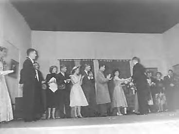 Fotocollectie Anefo — Lustrumviering van de tandheelkundige studentenvereniging "John Tomes" te Utrecht — Foto: Bilsen, Joop van / Anefo. Licentie: Set B: Rechtenvrij / Publiek Domein. Bron: Nationaal Archief. http://hdl.handle.net/10648/a96e6af2-d0b4-102d-bcf8-003048976d84