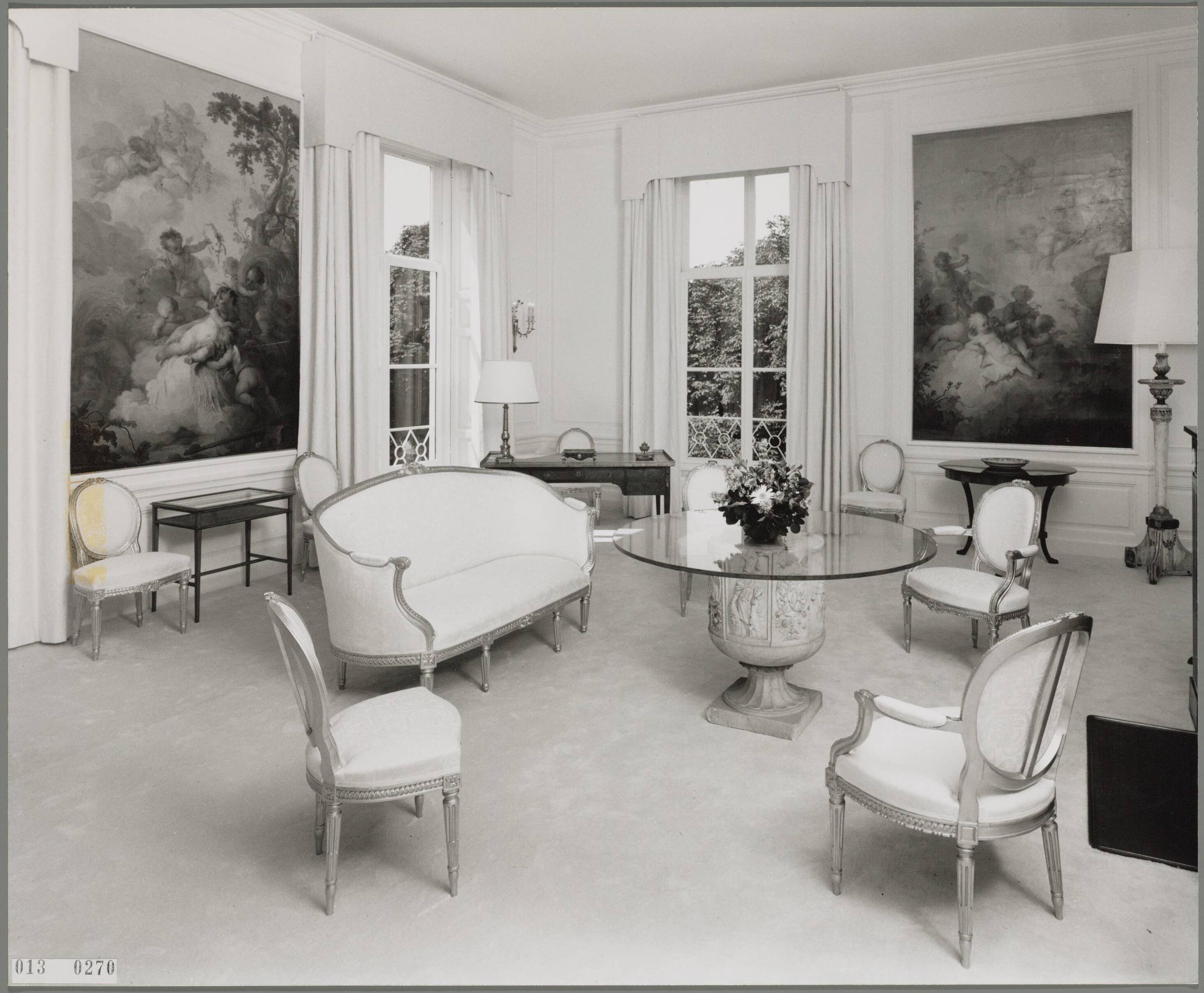 Paleis Huis ten Bosch te Den Haag — Zitkamer vorstenkwartier van de AA-kamer — Foto: Hofmeester, Bart / RVD. Licentie: Set B: Rechtenvrij / Publiek Domein. Bron: Nationaal Archief. http://hdl.handle.net/10648/afa8798a-d0b4-102d-bcf8-003048976d84