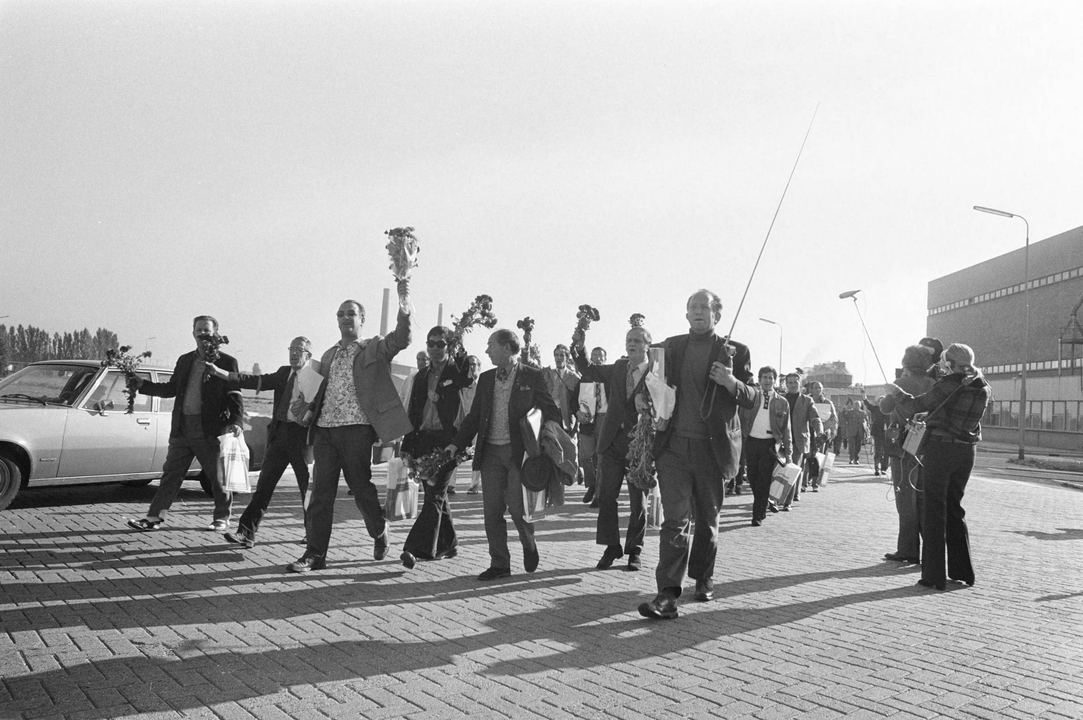 Fotocollectie Anefo — Bezetting ENKA Breda opgeheven — Foto: Verhoeff, Bert / Anefo. Licentie: Set B: Rechtenvrij / Publiek Domein. Bron: Nationaal Archief. http://hdl.handle.net/10648/abf6f528-d0b4-102d-bcf8-003048976d84