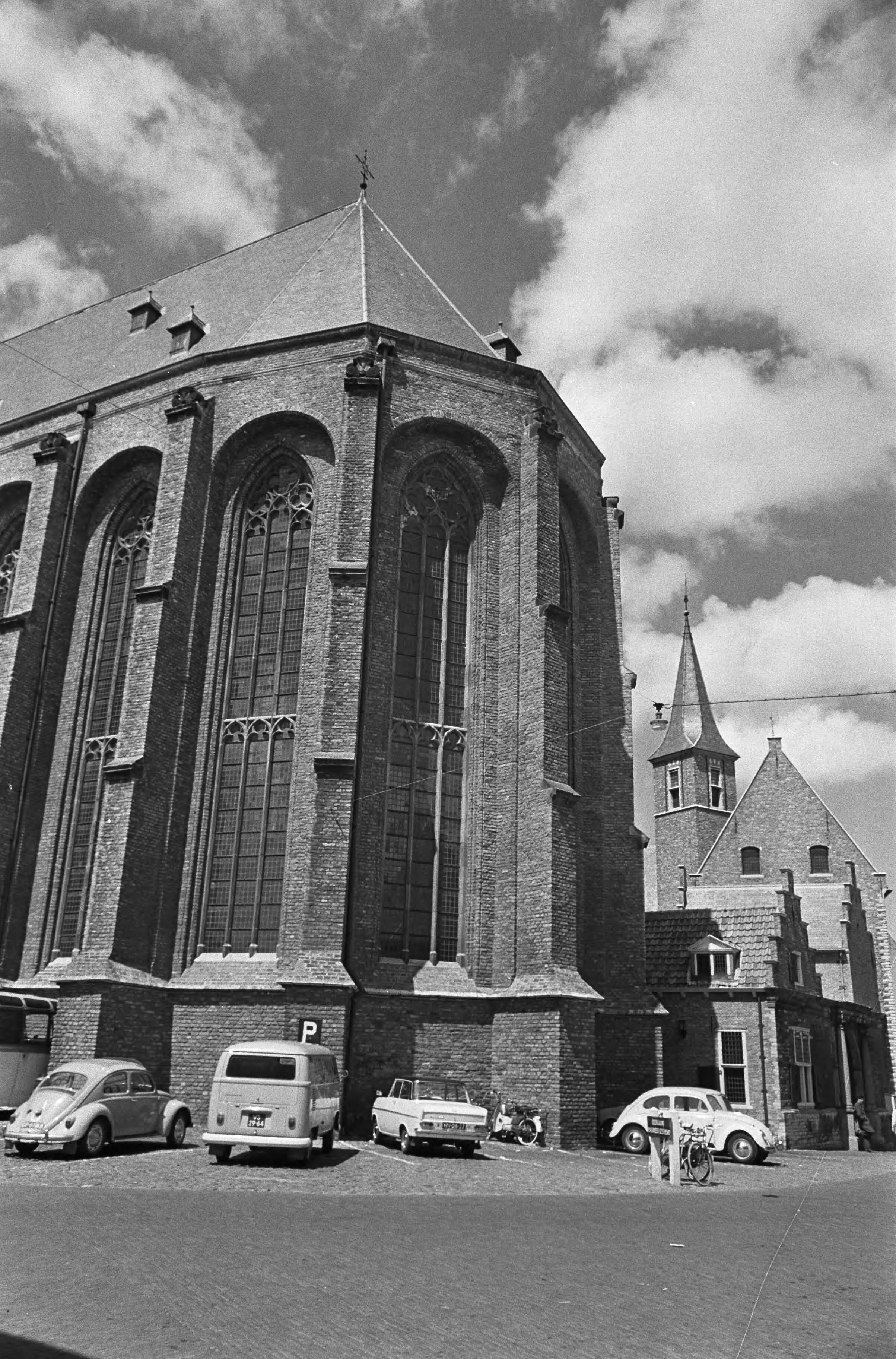 Viering van het 750-jarig bestaan van de stad Middelburg — Abdij van Middelburg — Foto: Fotograaf Onbekend / Anefo. Licentie: Set B: Rechtenvrij / Publiek Domein. Bron: Nationaal Archief. http://hdl.handle.net/10648/ab1ba1c6-d0b4-102d-bcf8-003048976d84
