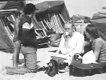 Fotocollectie Rijksvoorlichtingsdienst Eigen — Dia's stranden Scheveningen [doorlopende serie van 16] — Foto: Schuurman, Ralph L. / RVD. Licentie: Set B: Rechtenvrij / Publiek Domein. Bron: Nationaal Archief. http://hdl.handle.net/10648/af6fbd2a-d0b4-102d-bcf8-003048976d84