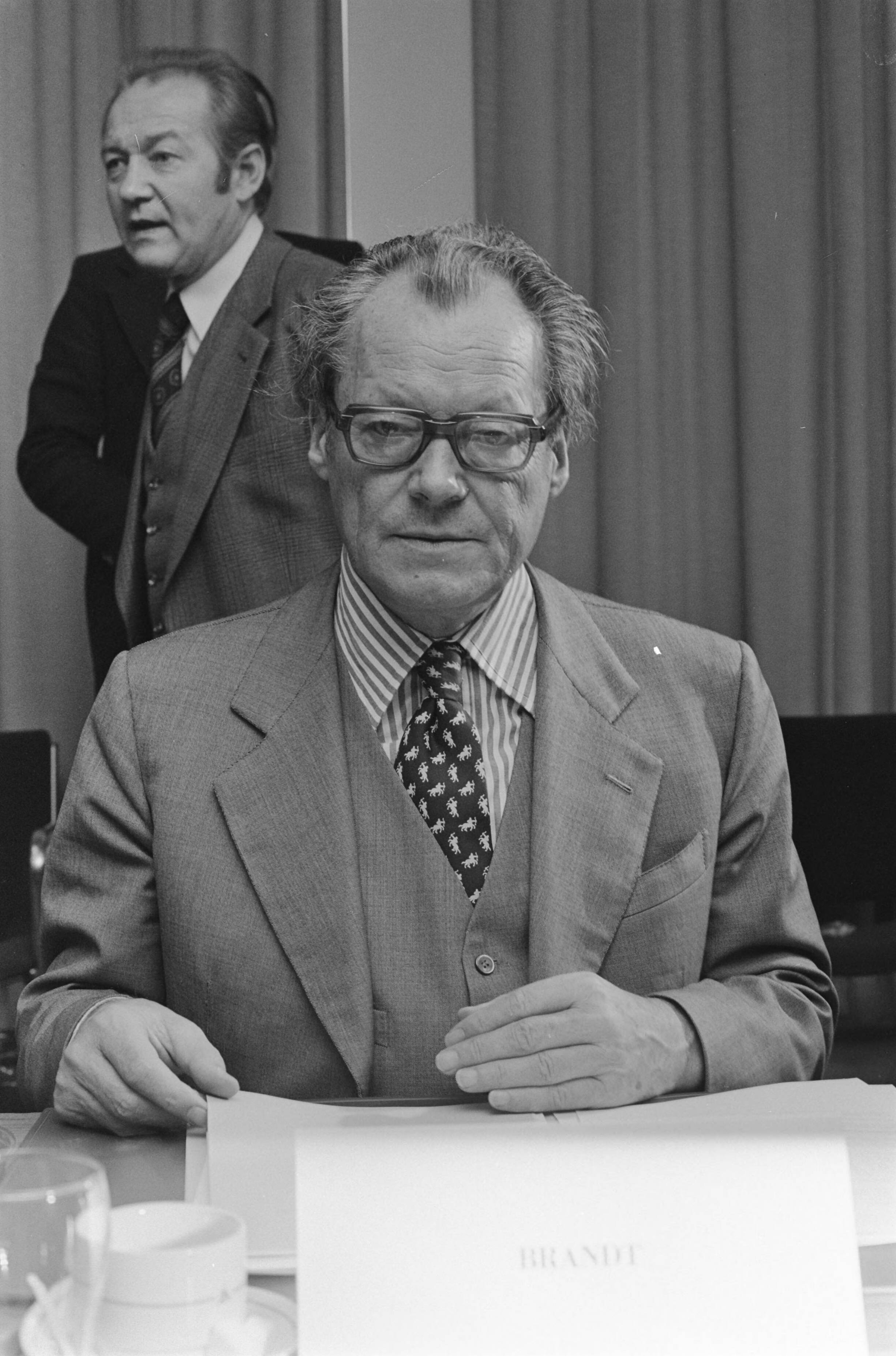 Fotocollectie Anefo — Conferentie van leiders sociaal-democratische partijen EEG-landen in Den Haag ; nr. 4, 5 Willy Brandt — Foto: Peters, Hans / Anefo. Licentie: Set B: Rechtenvrij / Publiek Domein. Bron: Nationaal Archief. http://hdl.handle.net/10648/ac596460-d0b4-102d-bcf8-003048976d84