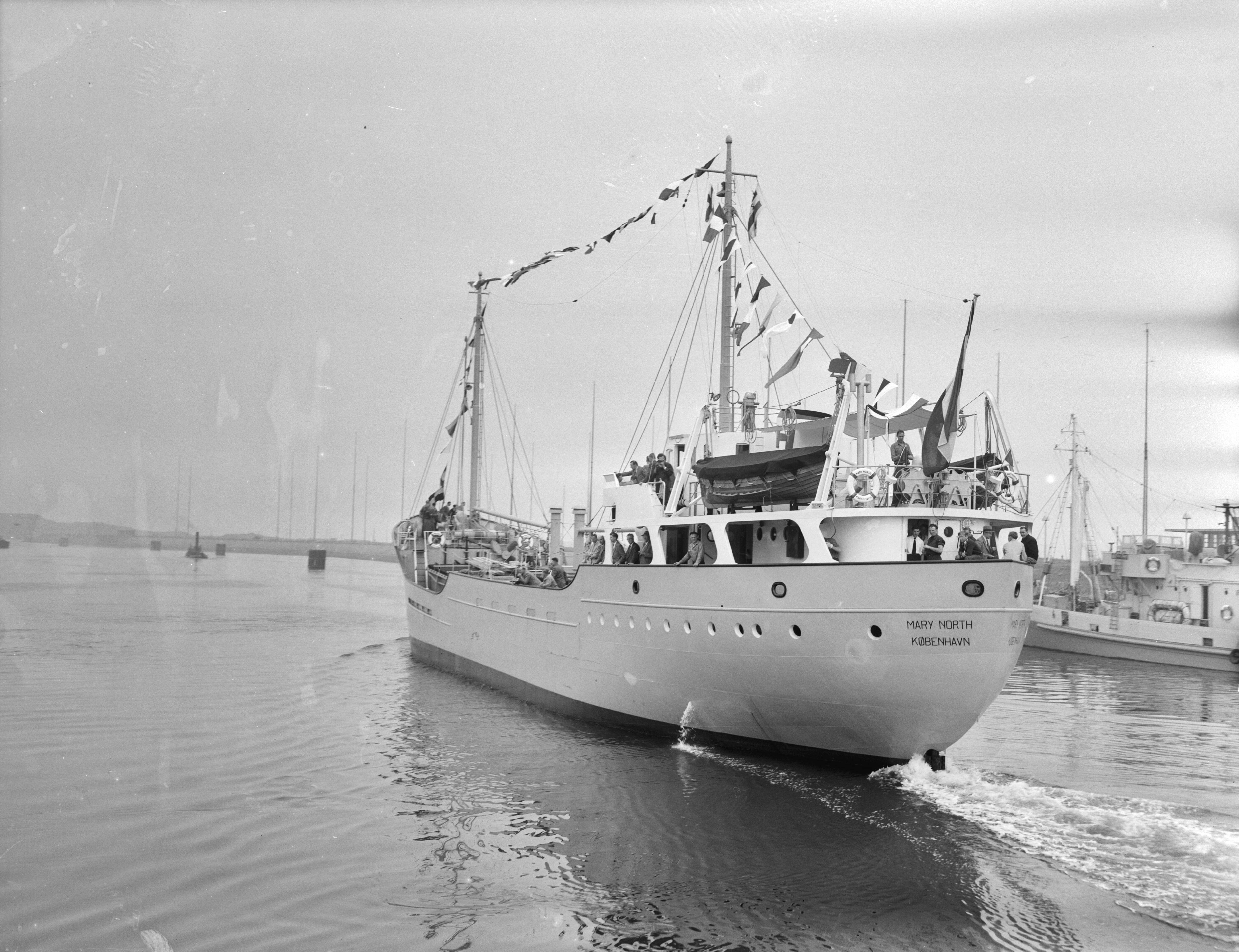 Fotocollectie Anefo — Proefvaart "Mary North" van N.V. Zaanlandse Scheepvaartmaatschappij Zaandam — Foto: Pot, Harry / Anefo. Licentie: Set B: Rechtenvrij / Publiek Domein. Bron: Nationaal Archief. http://hdl.handle.net/10648/a94be356-d0b4-102d-bcf8-003048976d84