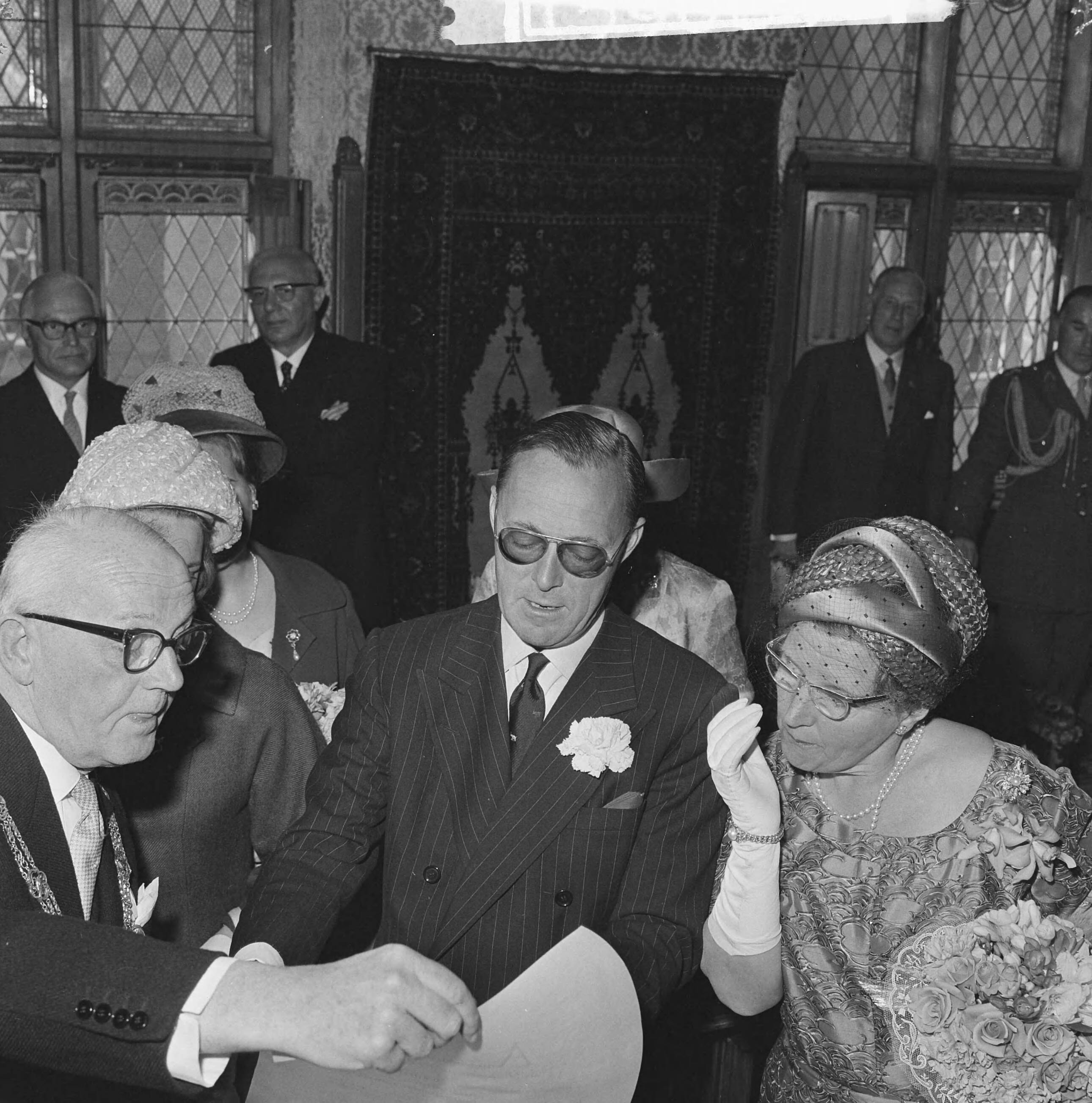 Koninklijk bezoek aan Zuid-Holland (1962) — Koninklijk bezoek aan Den Haag — Foto: Koch, Eric / Anefo. Licentie: Set B: Rechtenvrij / Publiek Domein. Bron: Nationaal Archief. http://hdl.handle.net/10648/aa07da0c-d0b4-102d-bcf8-003048976d84