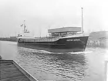 Fotocollectie Anefo — Tewaterlating kustvaarder "Castor Consol" bij de Zaanlandse Scheepsbouw Maatschappij — Foto: Bilsen, Joop van / Anefo. Licentie: Set B: Rechtenvrij / Publiek Domein. Bron: Nationaal Archief. http://hdl.handle.net/10648/a9aa5a80-d0b4-102d-bcf8-003048976d84