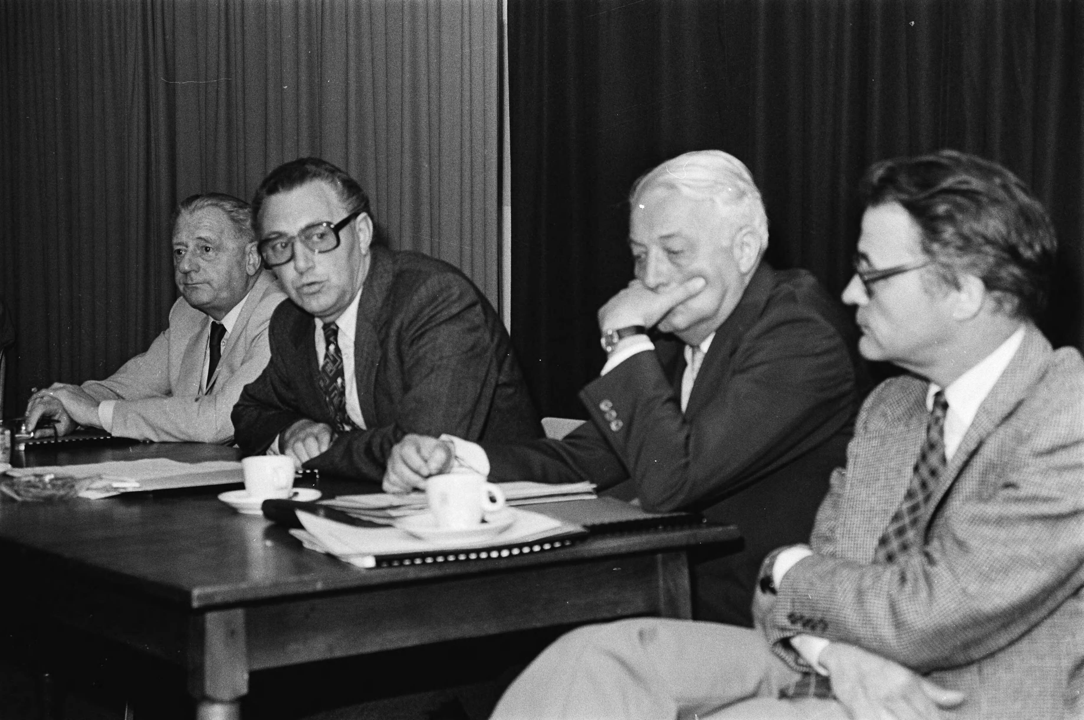 Toelichting nota toeristisch beleid door staatssecretaris Hazekamp (Economische Zaken) — Den Haag|Zuid-Holland|staatssecretarissen|Hazekamp, Ted — Foto: Dijk, Hans van / Anefo. Licentie: Set B: Rechtenvrij / Publiek Domein. Bron: Nationaal Archief. http://hdl.handle.net/10648/accdd6f6-d0b4-102d-bcf8-003048976d84