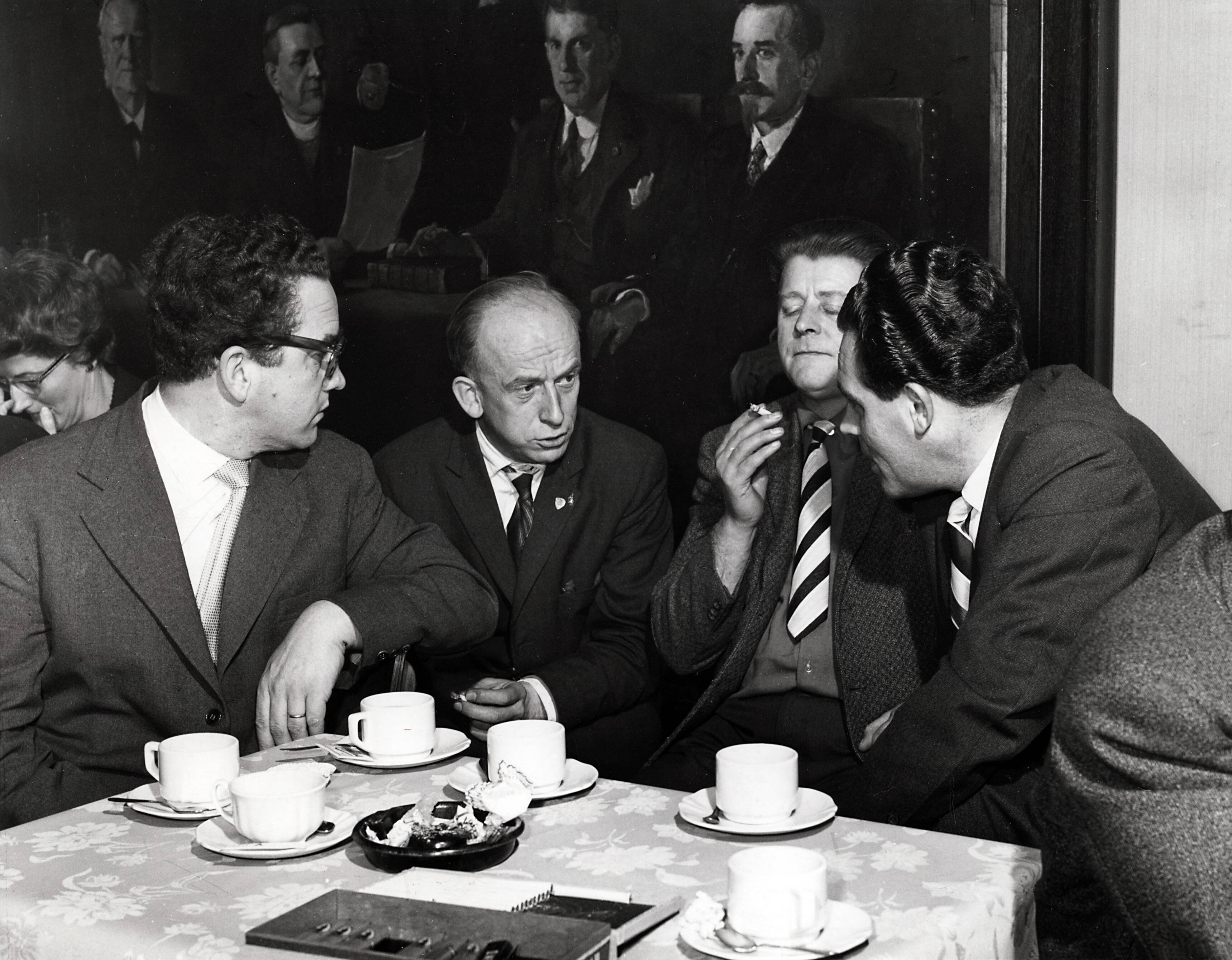 Collectie nader te bepalen — Drukkerij N.V. De Spaarnestad [receptie] — Foto: Fotograaf Onbekend / Fotobureau onbekend / Spaarnestad Photo (05887). Licentie: Set B: Rechtenvrij / Publiek Domein. Bron: Nationaal Archief. http://hdl.handle.net/10648/35429da6-3b82-a382-e063-6df0900a6686