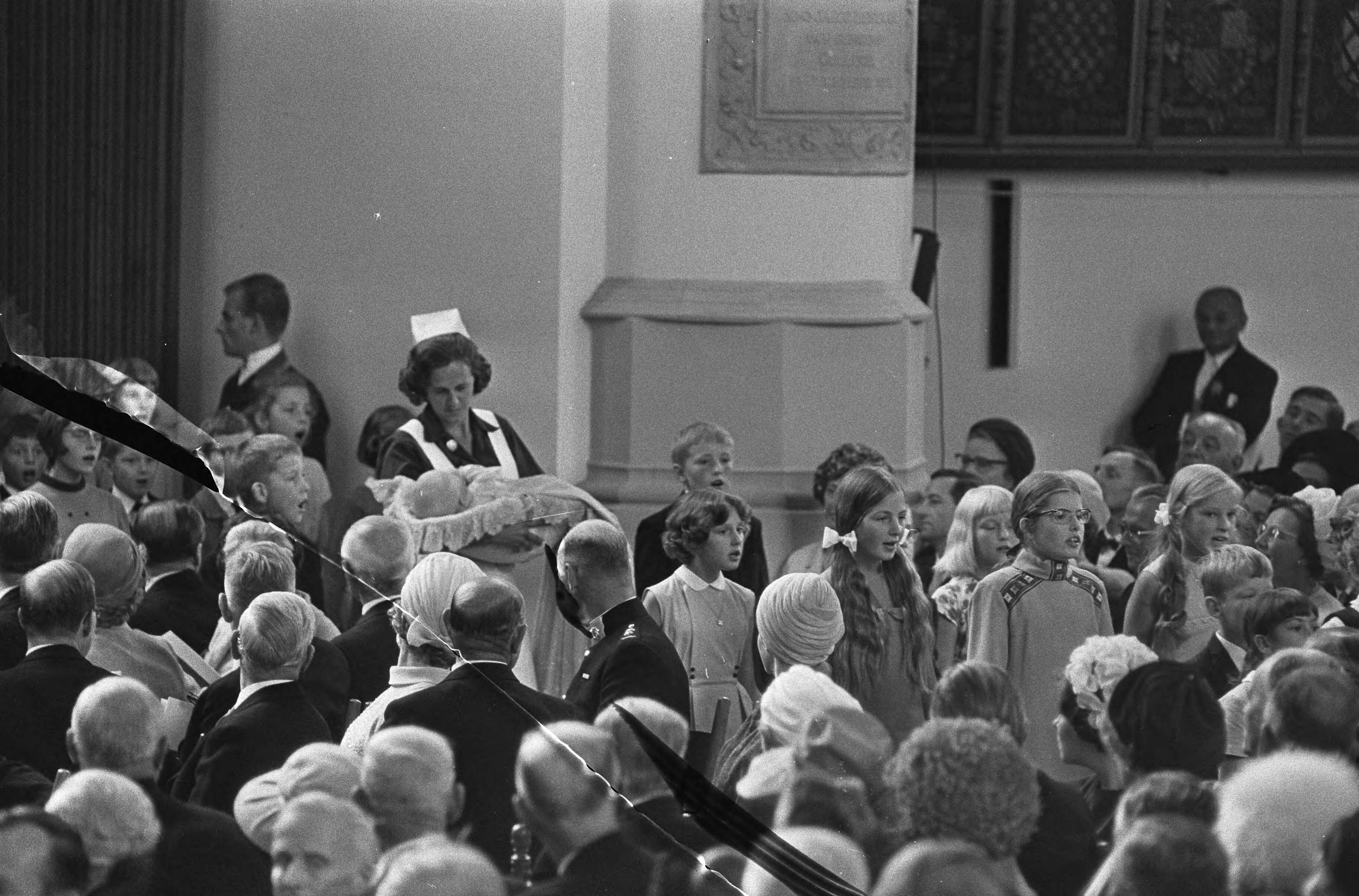 Doop van prins Willem-Alexander — Doop Willem Alexander in Sint Jacobskerk te Den Haag Dominee Kater — Foto: Koch, Eric / Anefo. Licentie: Set B: Rechtenvrij / Publiek Domein. Bron: Nationaal Archief. http://hdl.handle.net/10648/ab25ccf0-d0b4-102d-bcf8-003048976d84