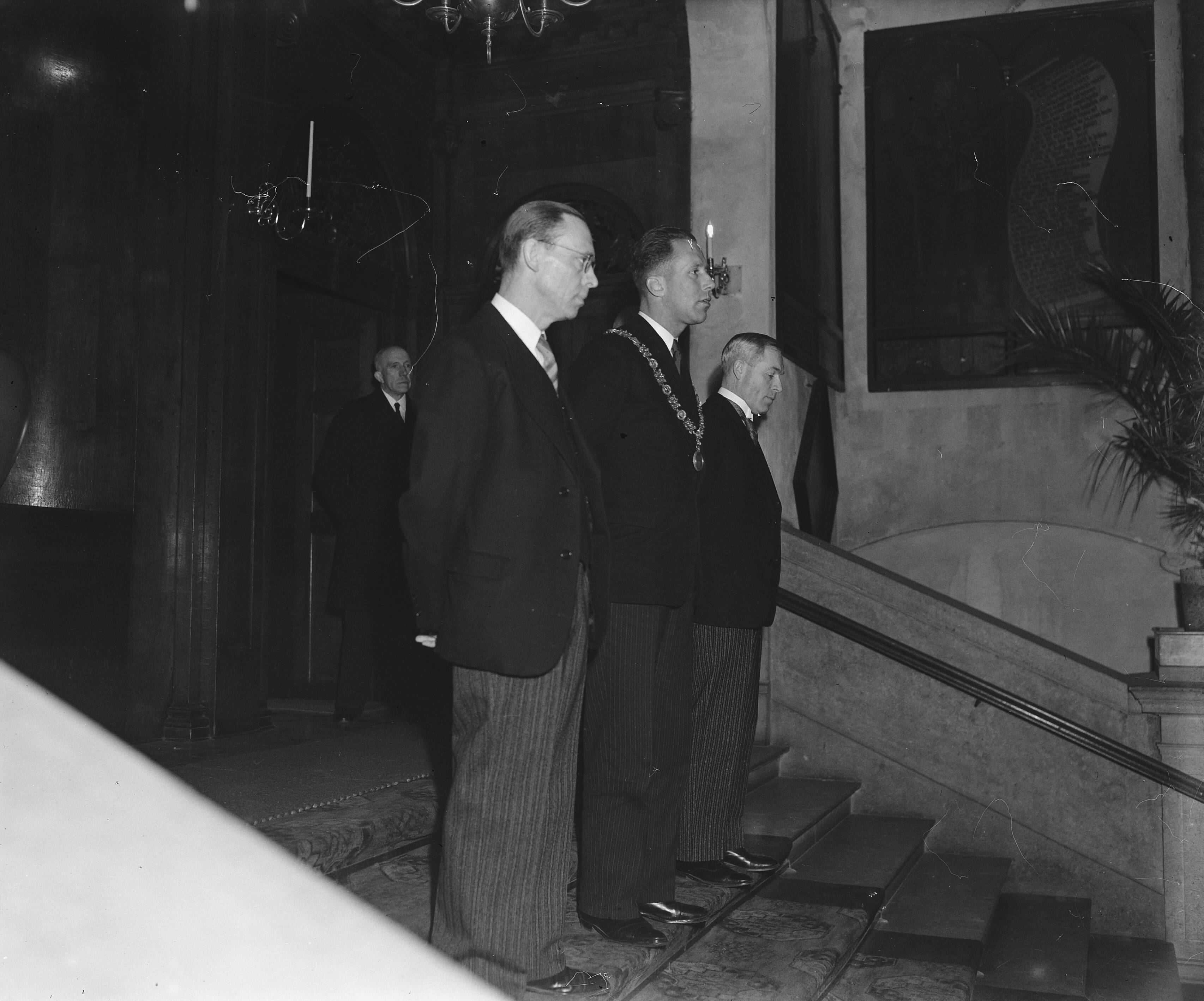 Fotocollectie Anefo — Bijeenkomst van de Katholieke Middenstandsbond te Haarlem t..g.v. 40-jarig bestaan — Foto: Zeylemaker, Co / Anefo. Licentie: Set B: Rechtenvrij / Publiek Domein. Bron: Nationaal Archief. http://hdl.handle.net/10648/a8a76420-d0b4-102d-bcf8-003048976d84