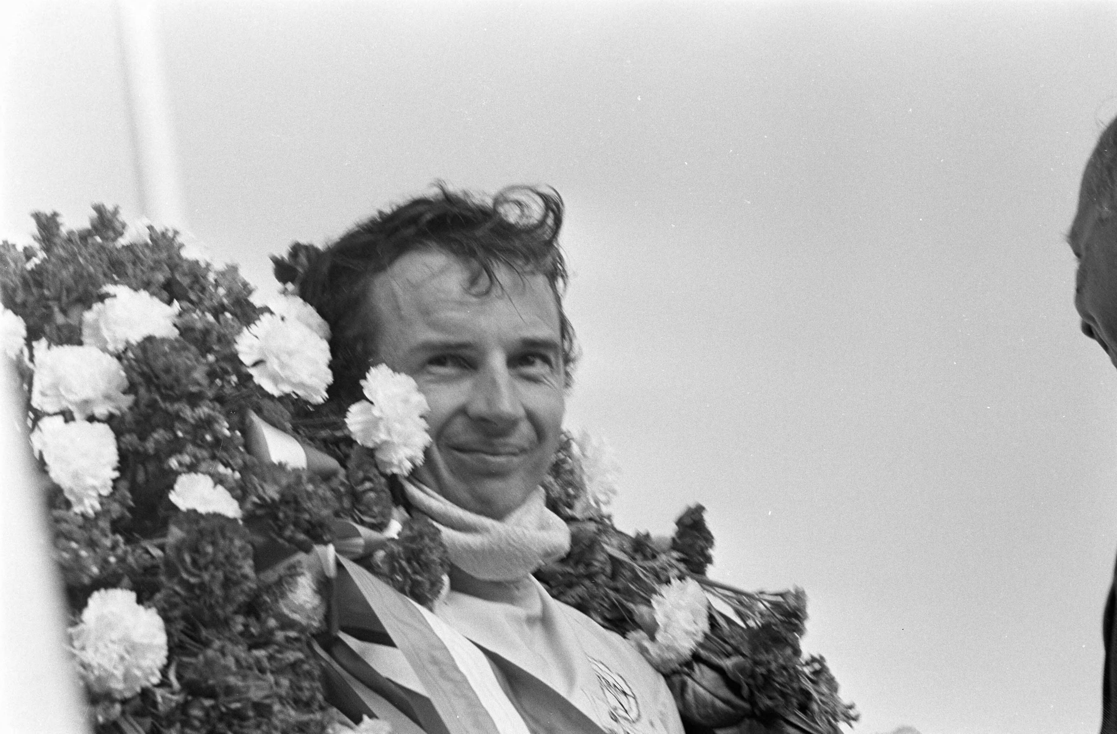 Fotocollectie Anefo — Grote Prijs van Zandvoort formule II . Jean Pierre Beltoise gaat als winnaar over de finish — Foto: Evers, Joost / Anefo. Licentie: Set B: Rechtenvrij / Publiek Domein. Bron: Nationaal Archief. http://hdl.handle.net/10648/ab484316-d0b4-102d-bcf8-003048976d84