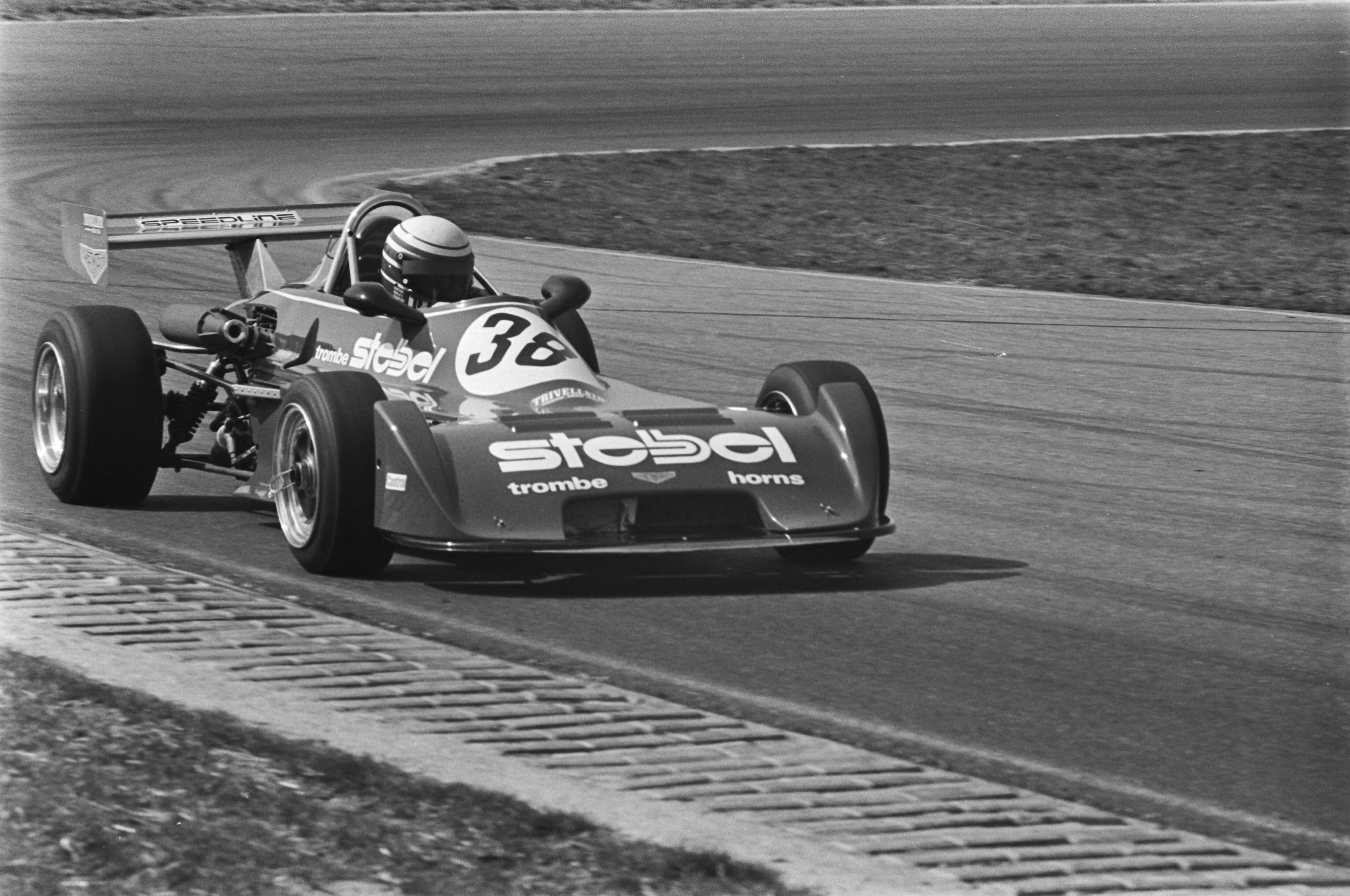 Fotocollectie Anefo — Paasraces op Zandvoort ( Formule III ); Ricardo Patrese (38) in aktie (winnaar) — Foto: Croes, Rob C. / Anefo. Licentie: Set B: Rechtenvrij / Publiek Domein. Bron: Nationaal Archief. http://hdl.handle.net/10648/ac81be4c-d0b4-102d-bcf8-003048976d84