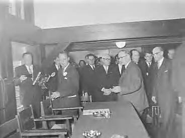 Fotocollectie Anefo — Prins Bernhard was aanwezig bij het congres van studenten van de Vrije Universiteit in het conferentieoord "Woudschoten" te Zeist — Foto: Bilsen, Joop van / Anefo. Licentie: Set B: Rechtenvrij / Publiek Domein. Bron: Nationaal Archief. http://hdl.handle.net/10648/a97915b0-d0b4-102d-bcf8-003048976d84