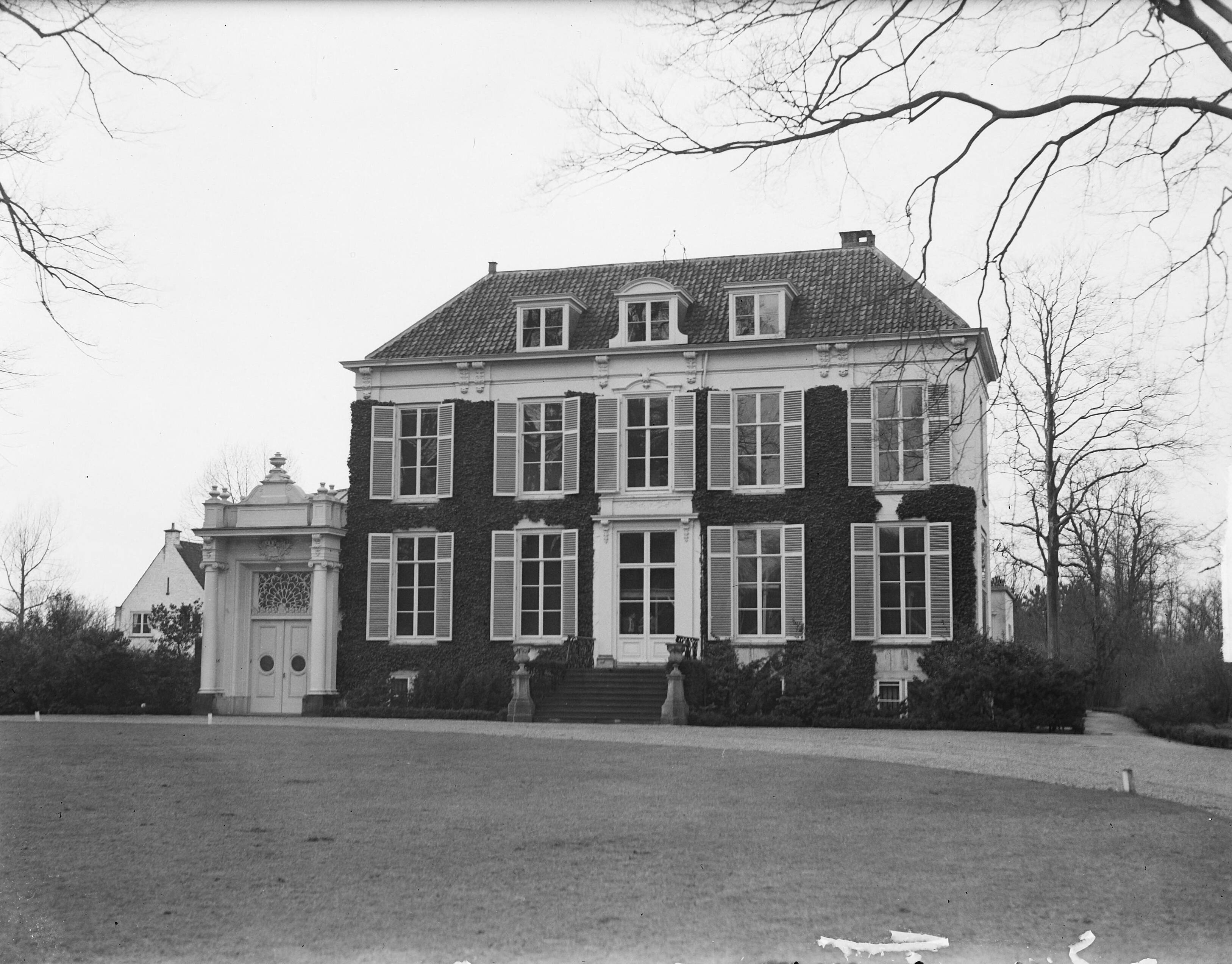 Fotocollectie Anefo — Huis Backershagen voor huisvesting Indonesische Hoge Commissaris te Wassenaar — Foto: Nijs, Jac. de / Anefo. Licentie: Set B: Rechtenvrij / Publiek Domein. Bron: Nationaal Archief. http://hdl.handle.net/10648/a8d341ee-d0b4-102d-bcf8-003048976d84