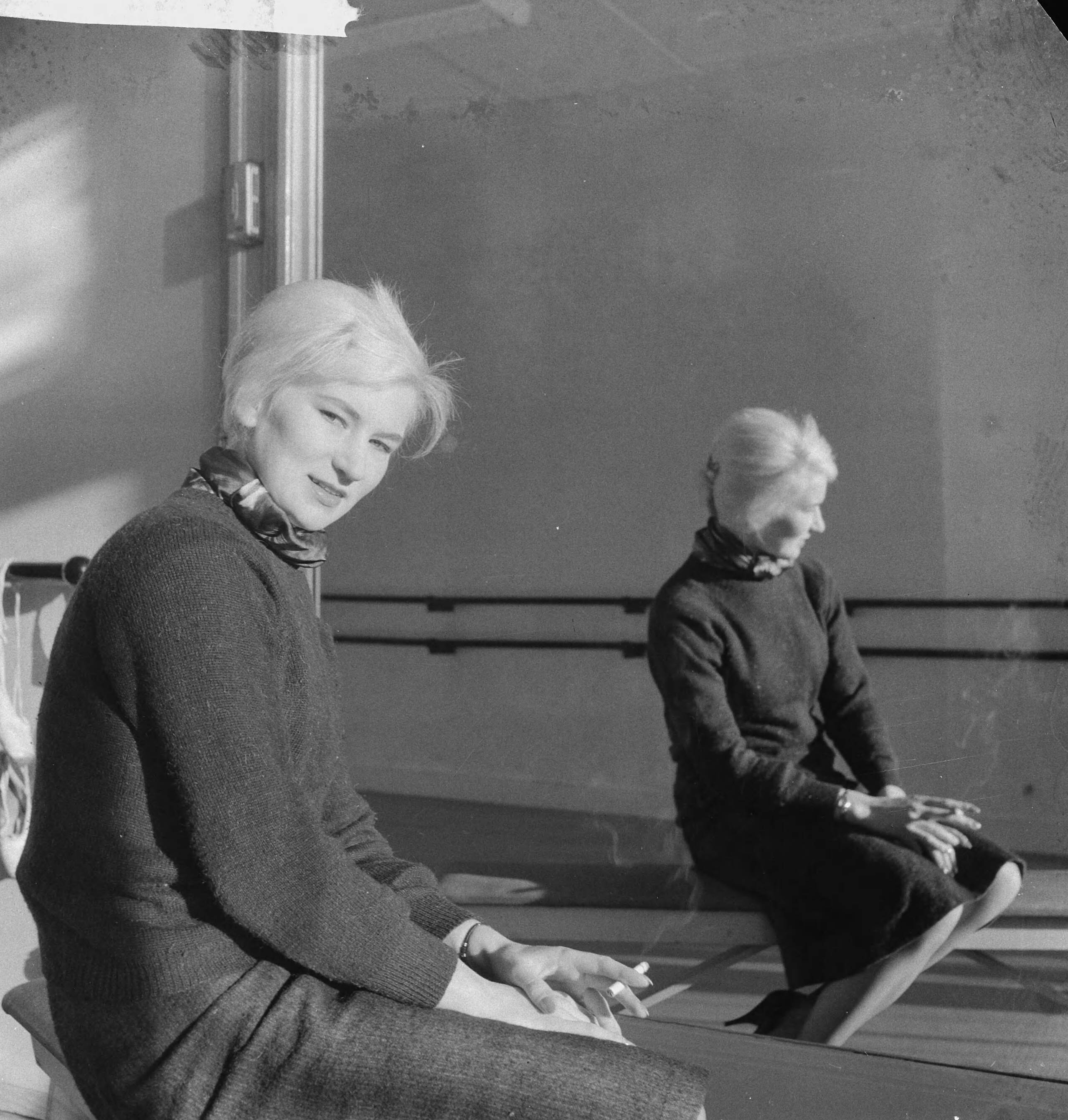 Fotocollectie Anefo — Carla Muller van de Eerste Nederlandse Show Academie te Den Haag. Carla Muller in haar nu nog lege studio — Foto: Koch, Eric / Anefo. Licentie: Set B: Rechtenvrij / Publiek Domein. Bron: Nationaal Archief. http://hdl.handle.net/10648/a9f0f26a-d0b4-102d-bcf8-003048976d84