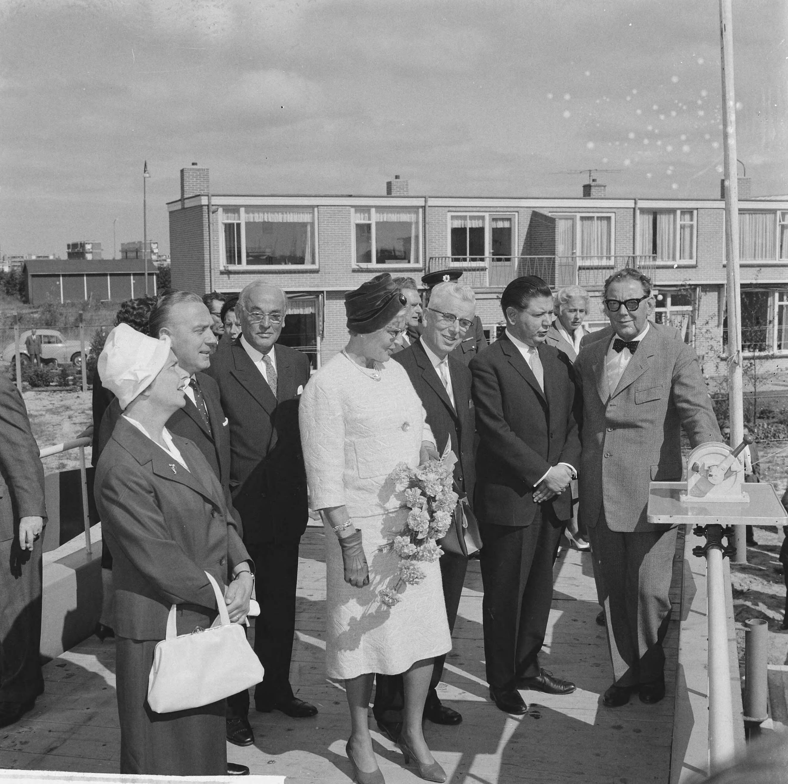 Fotocollectie Anefo — Tewaterlating "Thea Danielsen" (opdracht Zaanlandsche Scheepsbouw Maatschappij) — Foto: Koch, Eric / Anefo. Licentie: Set B: Rechtenvrij / Publiek Domein. Bron: Nationaal Archief. http://hdl.handle.net/10648/aa15c66c-d0b4-102d-bcf8-003048976d84