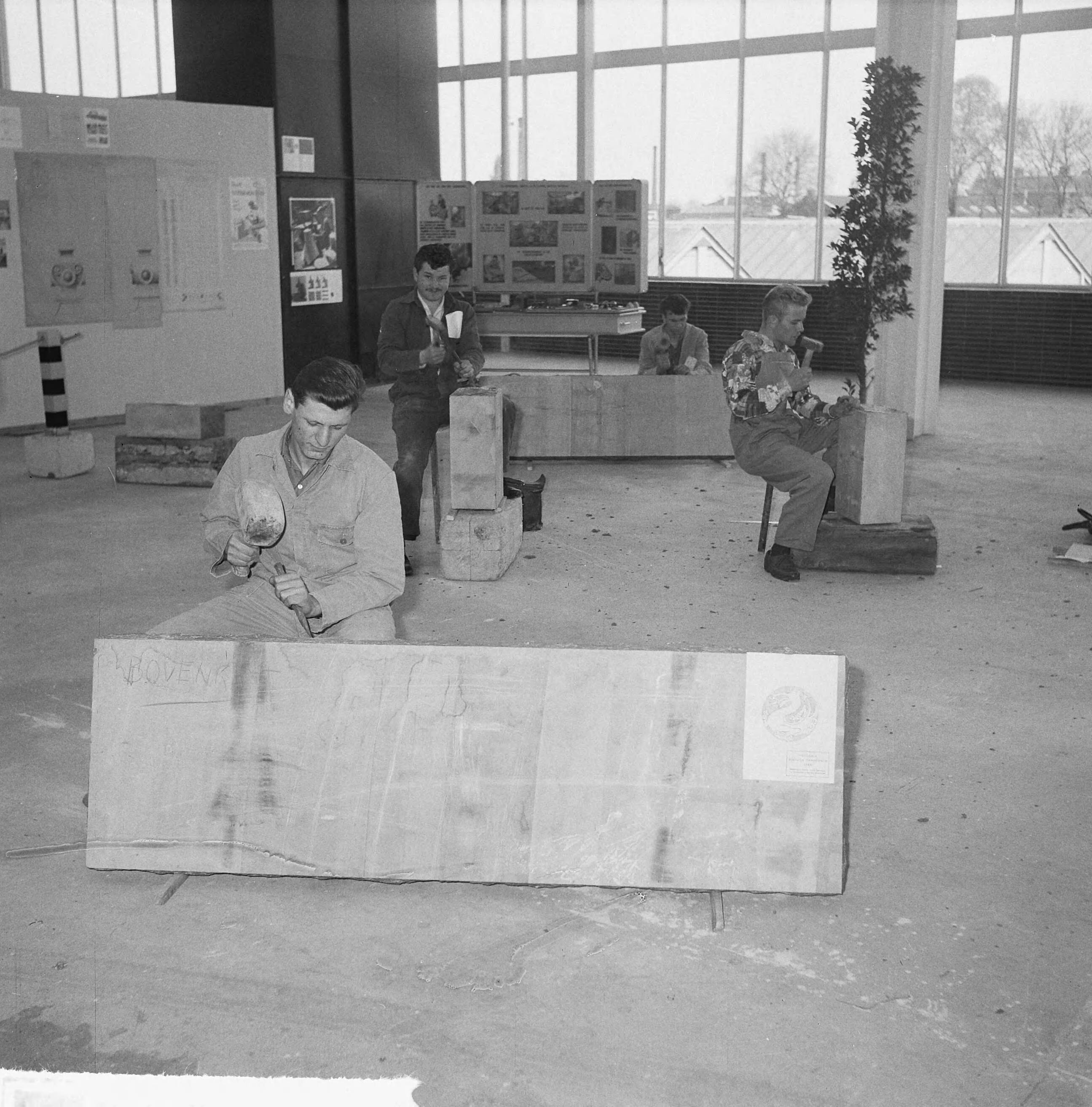 Fotocollectie Anefo — Burgemeester jhr. mr. C. J. A. de Ranitz opende eerste Nationale Beroepsmanifestatie 1963 in de Julianahal te Utrecht — Foto: Nijs, Jac. de / Anefo. Licentie: Set B: Rechtenvrij / Publiek Domein. Bron: Nationaal Archief. http://hdl.handle.net/10648/aa359f0a-d0b4-102d-bcf8-003048976d84