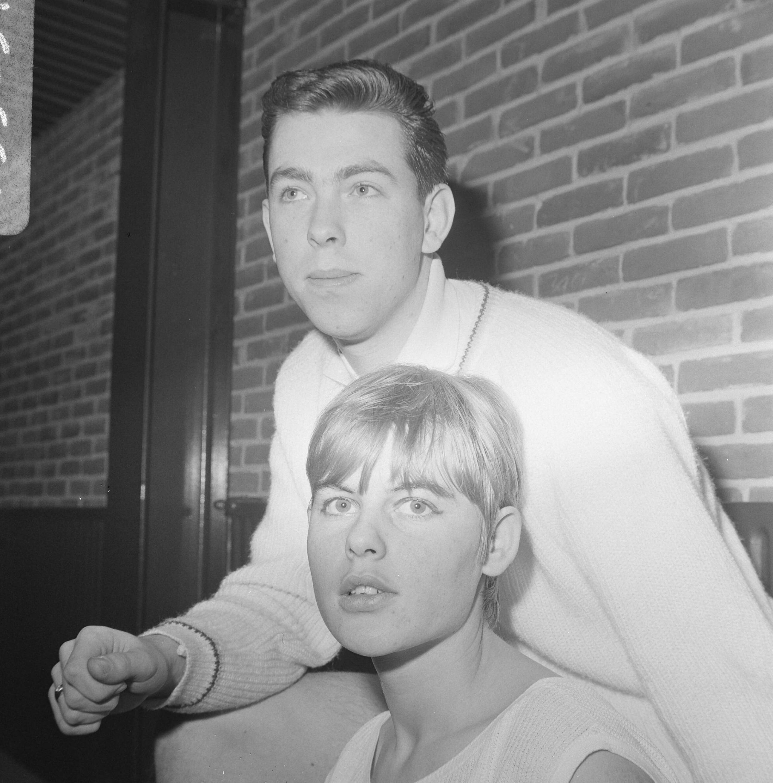 Fotocollectie Anefo — Badmintontoernooi te Haarlem, Agnes Geene en Huub van Ginneken beide kampioen — Foto: Koch, Eric / Anefo. Licentie: Set B: Rechtenvrij / Publiek Domein. Bron: Nationaal Archief. http://hdl.handle.net/10648/ab0c58c4-d0b4-102d-bcf8-003048976d84