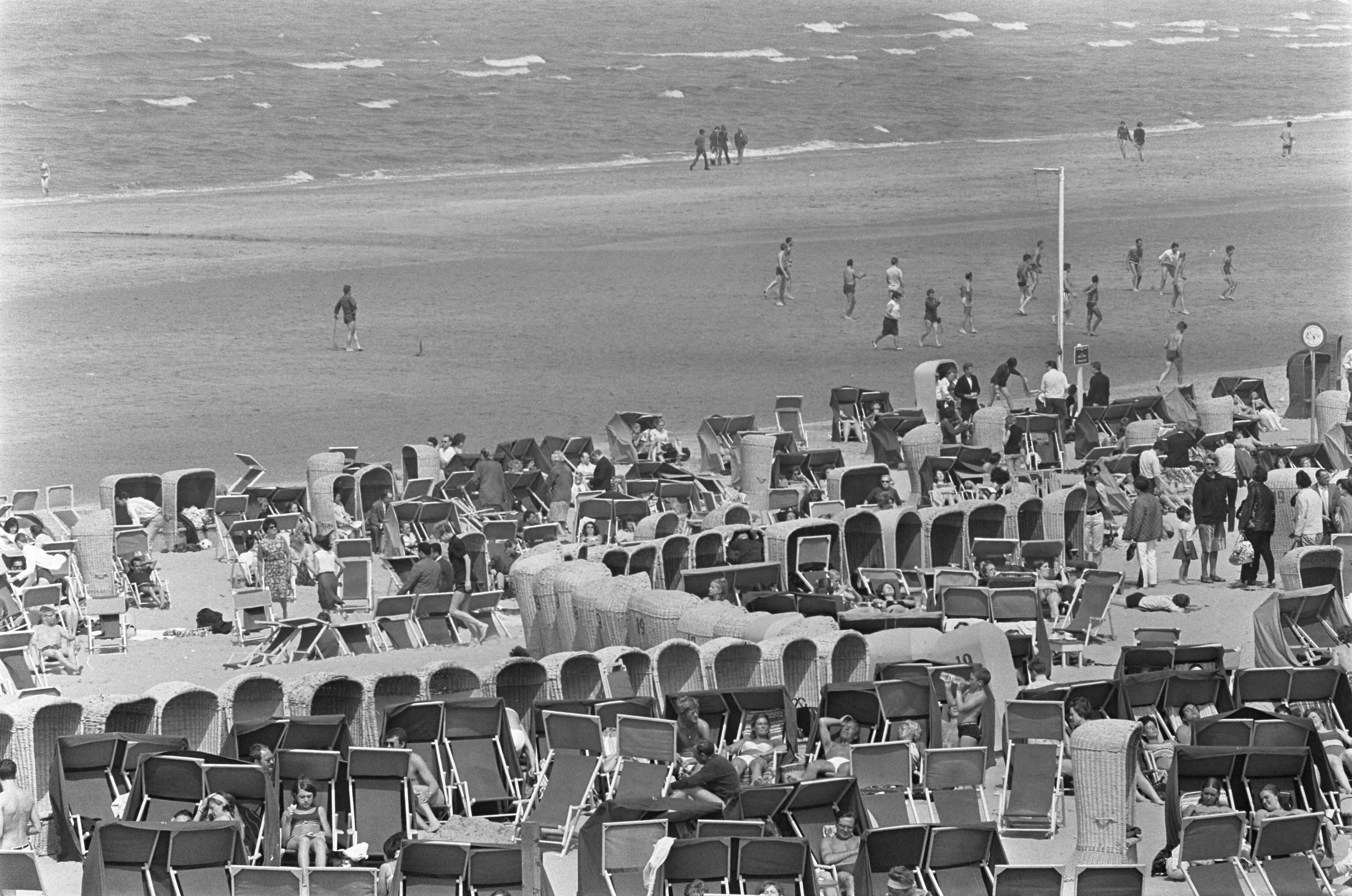 Fotocollectie Anefo — Zandvoort — Foto: Kroon, Ron / Anefo. Licentie: Set B: Rechtenvrij / Publiek Domein. Bron: Nationaal Archief. http://hdl.handle.net/10648/aaeb24ba-d0b4-102d-bcf8-003048976d84