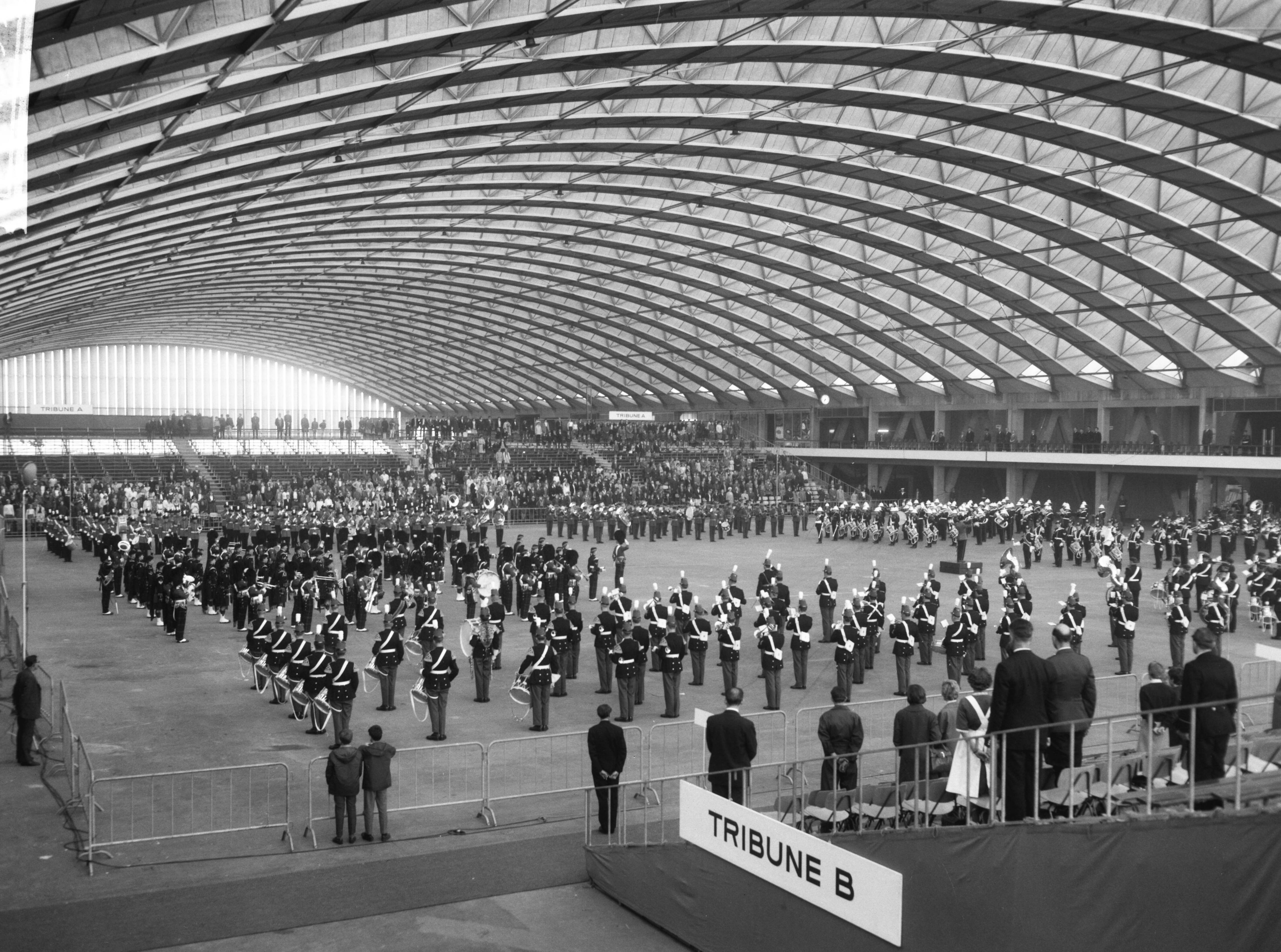 Fotocollectie Anefo — Repetitie Anglo Nederland Taptoe in RAI — Foto: Bilsen, Joop van / Anefo. Licentie: Set B: Rechtenvrij / Publiek Domein. Bron: Nationaal Archief. http://hdl.handle.net/10648/aaa9611a-d0b4-102d-bcf8-003048976d84