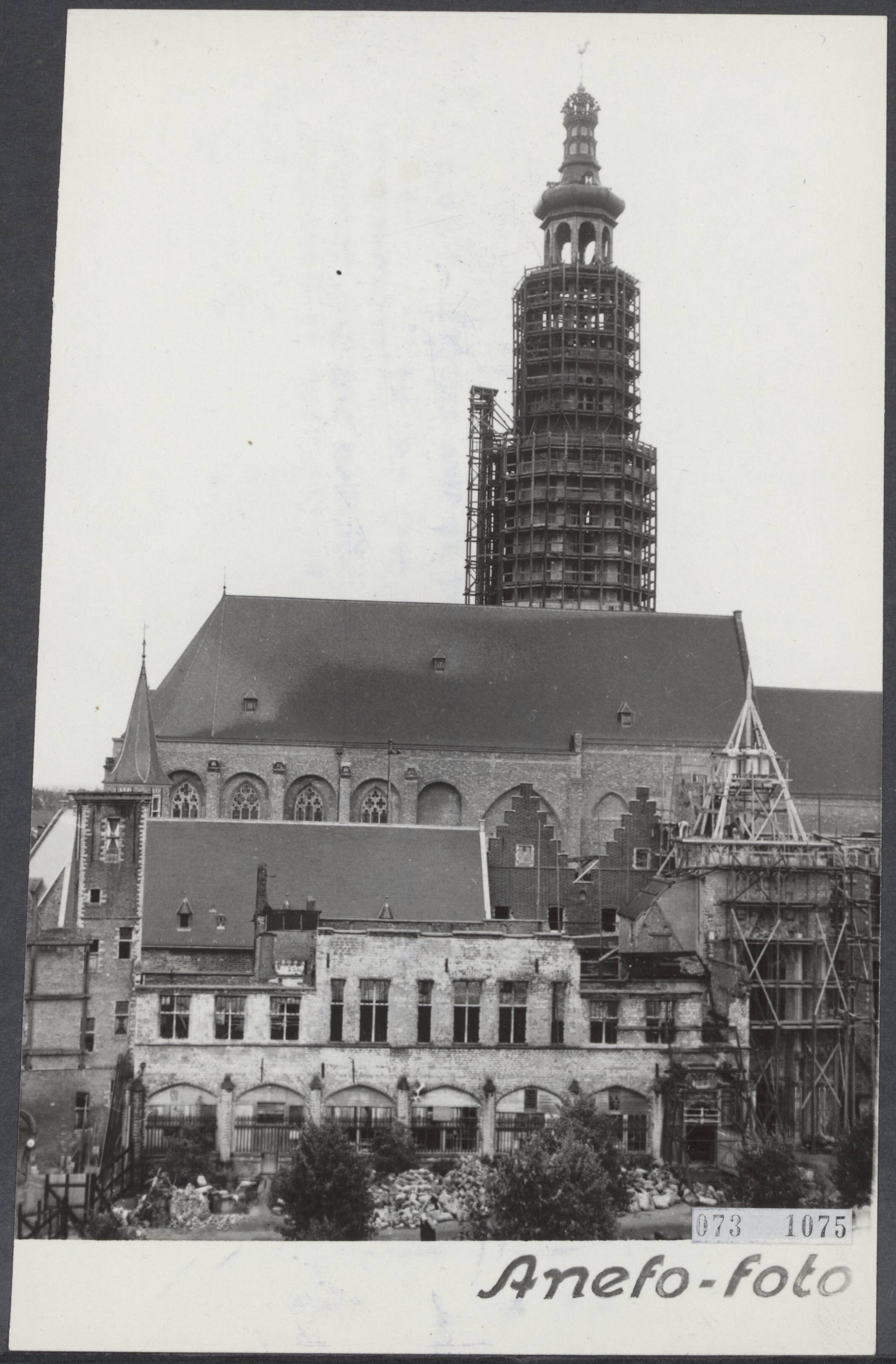 Fotocollectie Elsevier Binnenland — De Nieuwe en Koorkerk te Middelburg in het Abdijcomplex in restauratie — Foto: Fotograaf Onbekend / Anefo. Licentie: Set B: Rechtenvrij / Publiek Domein. Bron: Nationaal Archief. http://hdl.handle.net/10648/ae169ebc-d0b4-102d-bcf8-003048976d84