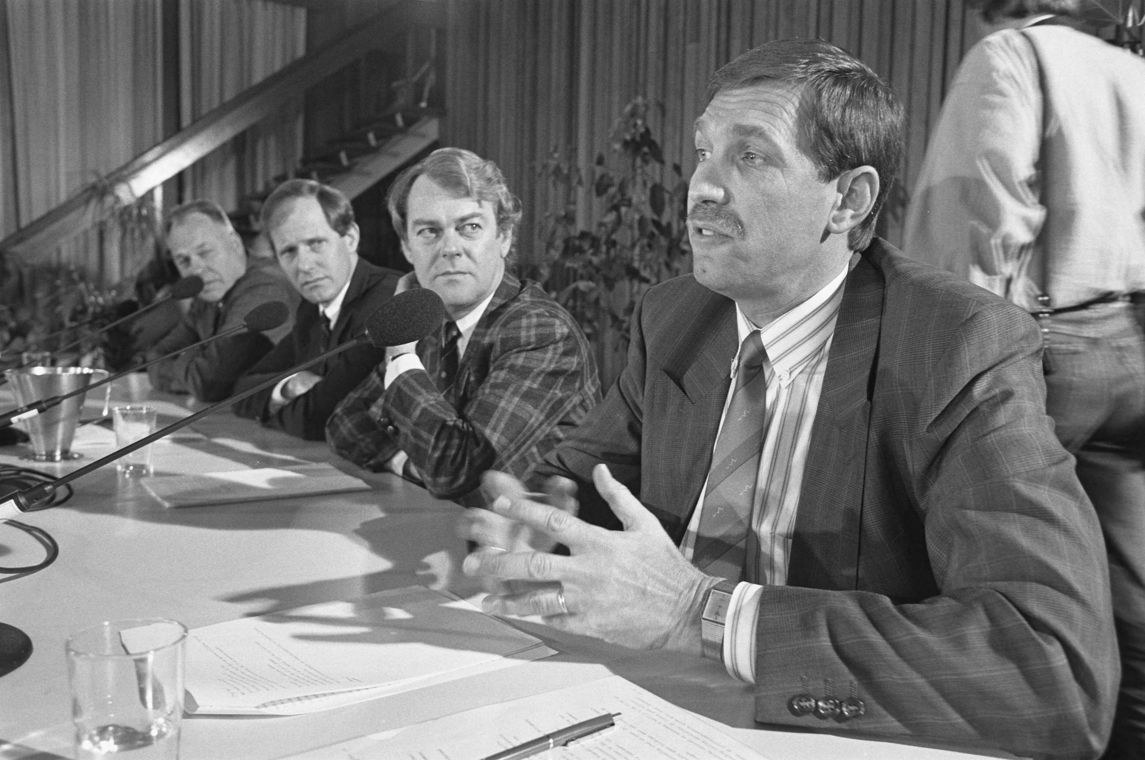 Fotocollectie Anefo — Haarlem, persconferentie n.a.v. ontknoping zaak Heijn korpschef Brinkman, Off. van Just. Bot, voorlichter Geelof en leider onderzoek Munting — Foto: Croes, Rob C. / Anefo. Licentie: Set B: Rechtenvrij / Publiek Domein. Bron: Nationaal Archief. http://hdl.handle.net/10648/ad69e26c-d0b4-102d-bcf8-003048976d84